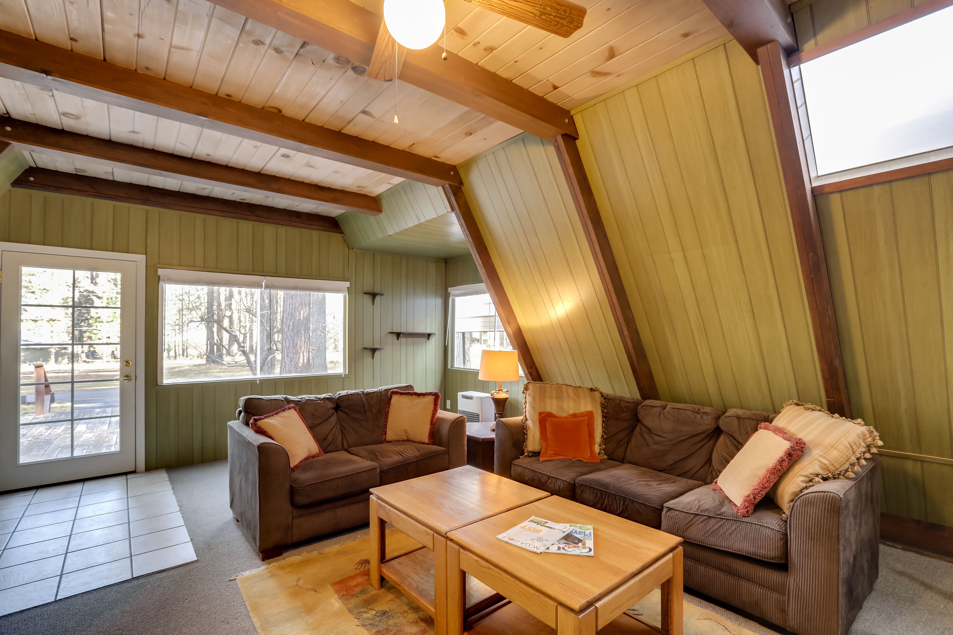 Living Room | Fireplace