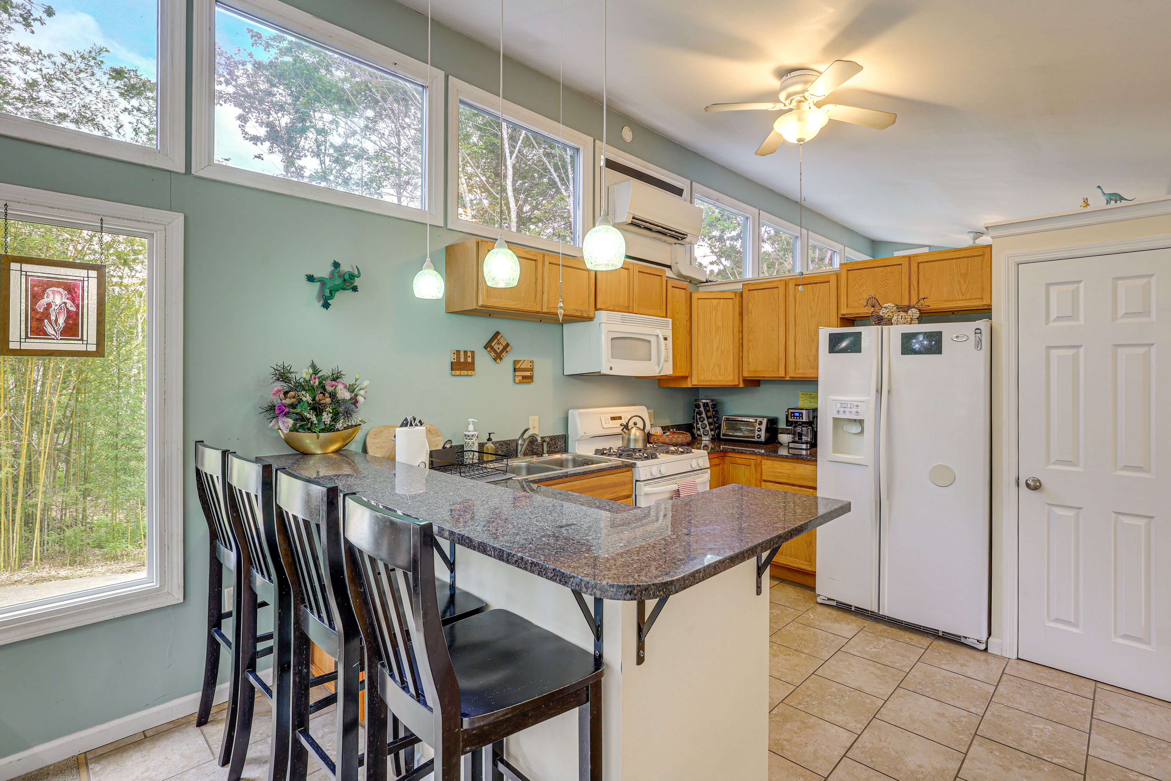 Kitchen | Open Floor Plan | Heating & A/C | Free WiFi