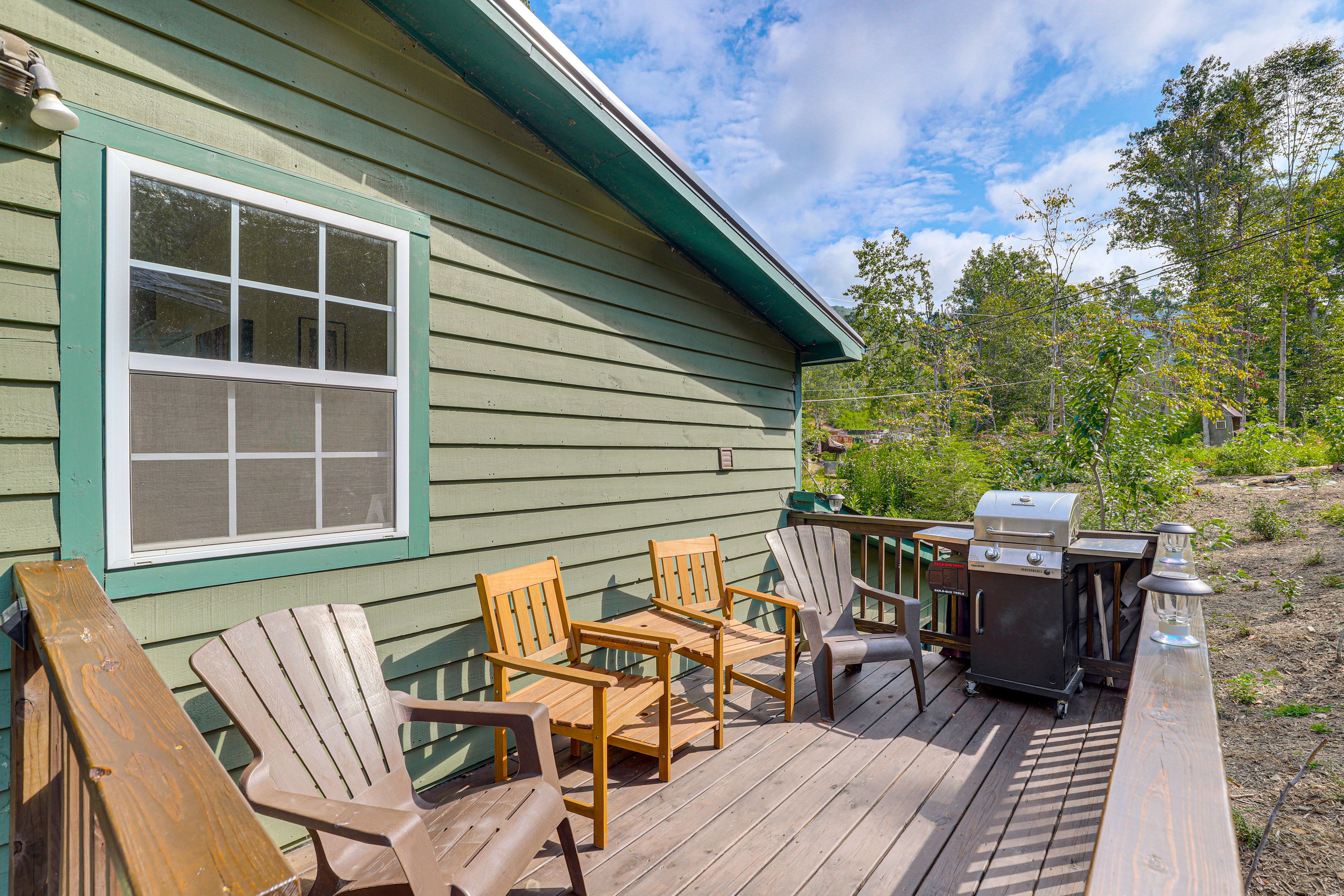 Furnished Deck | Gas Grill | Seating