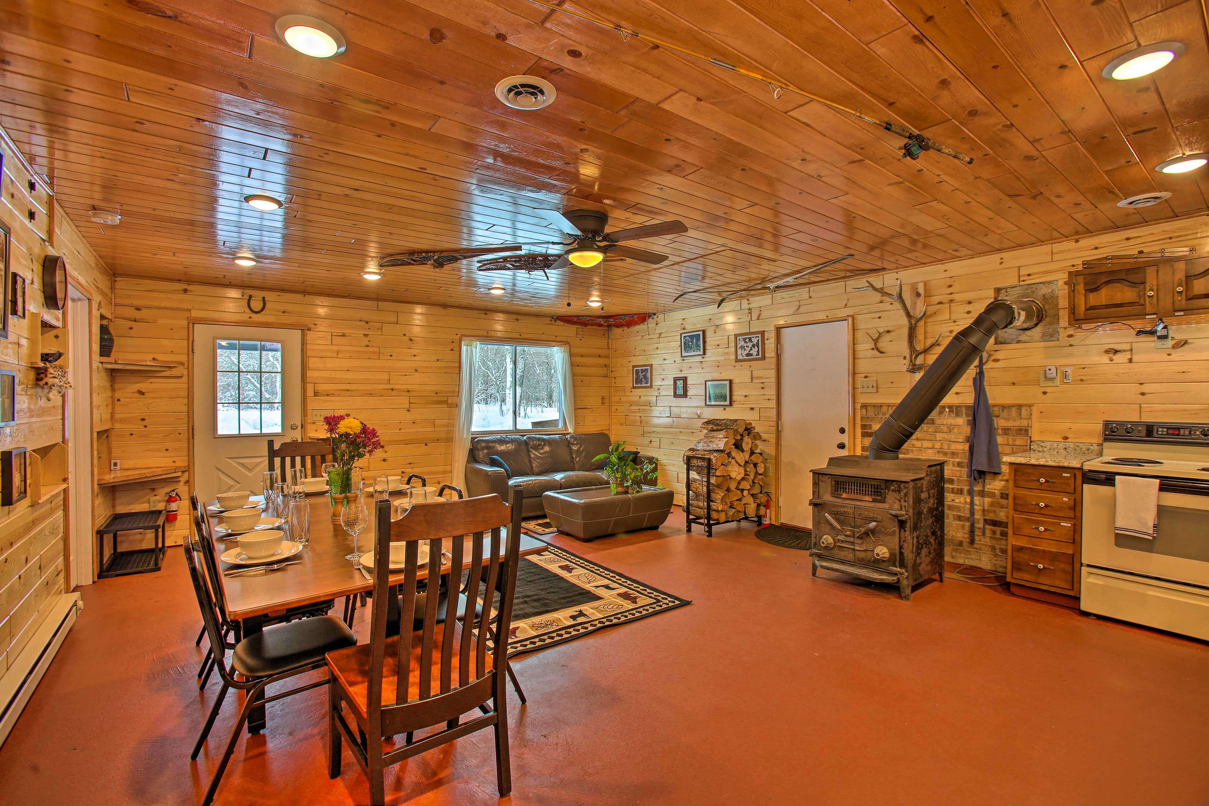 Dining Area | Dishware & Flatware
