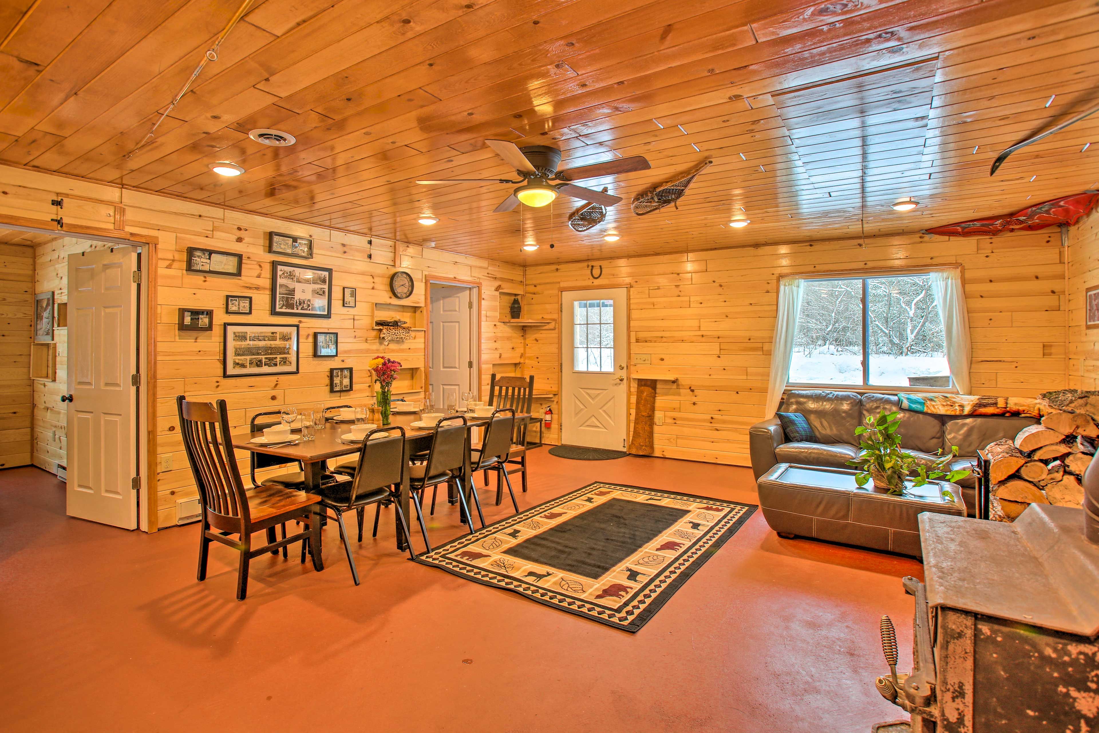 Living Room | Free WiFi