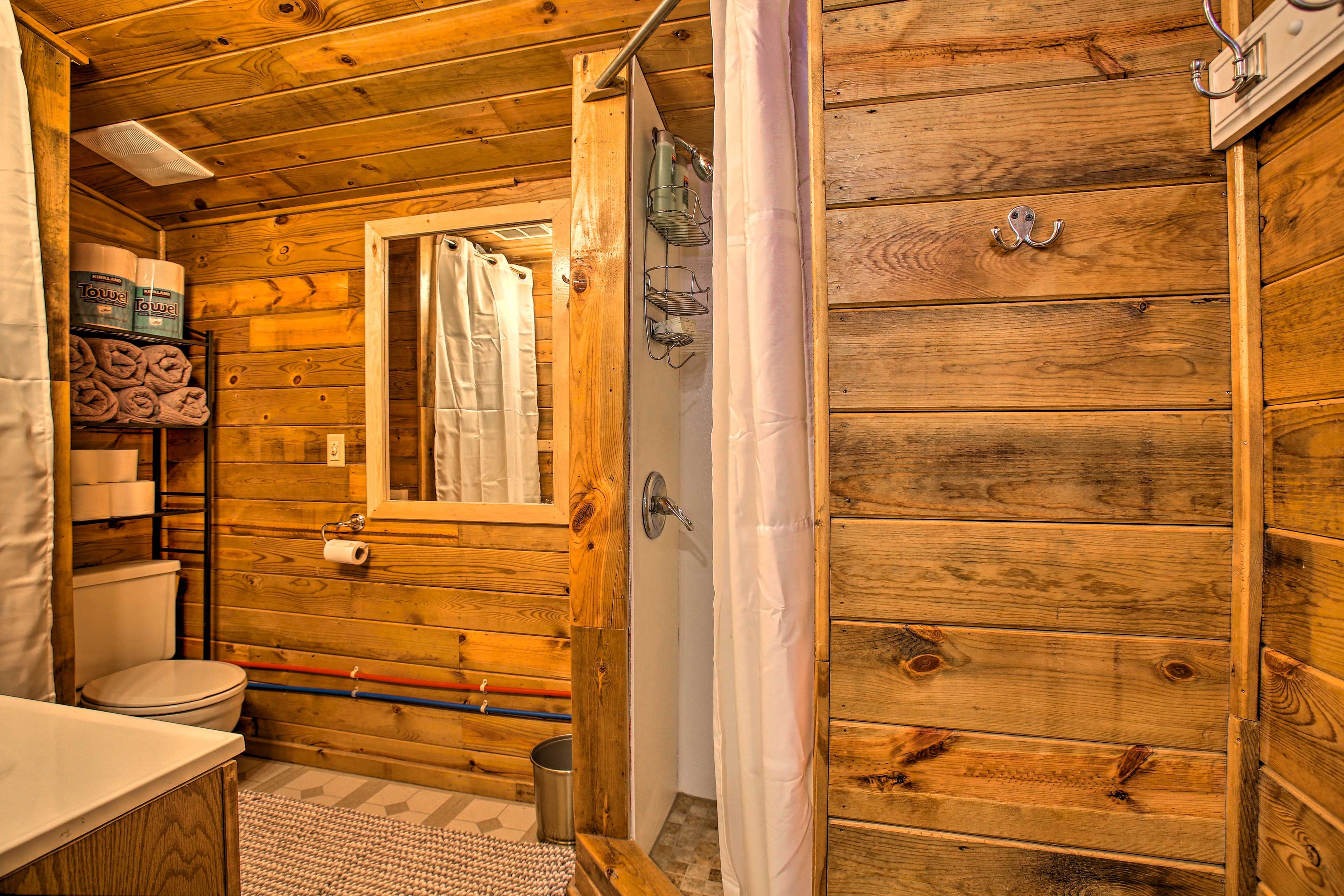 Full Bathroom | Linens & Towels