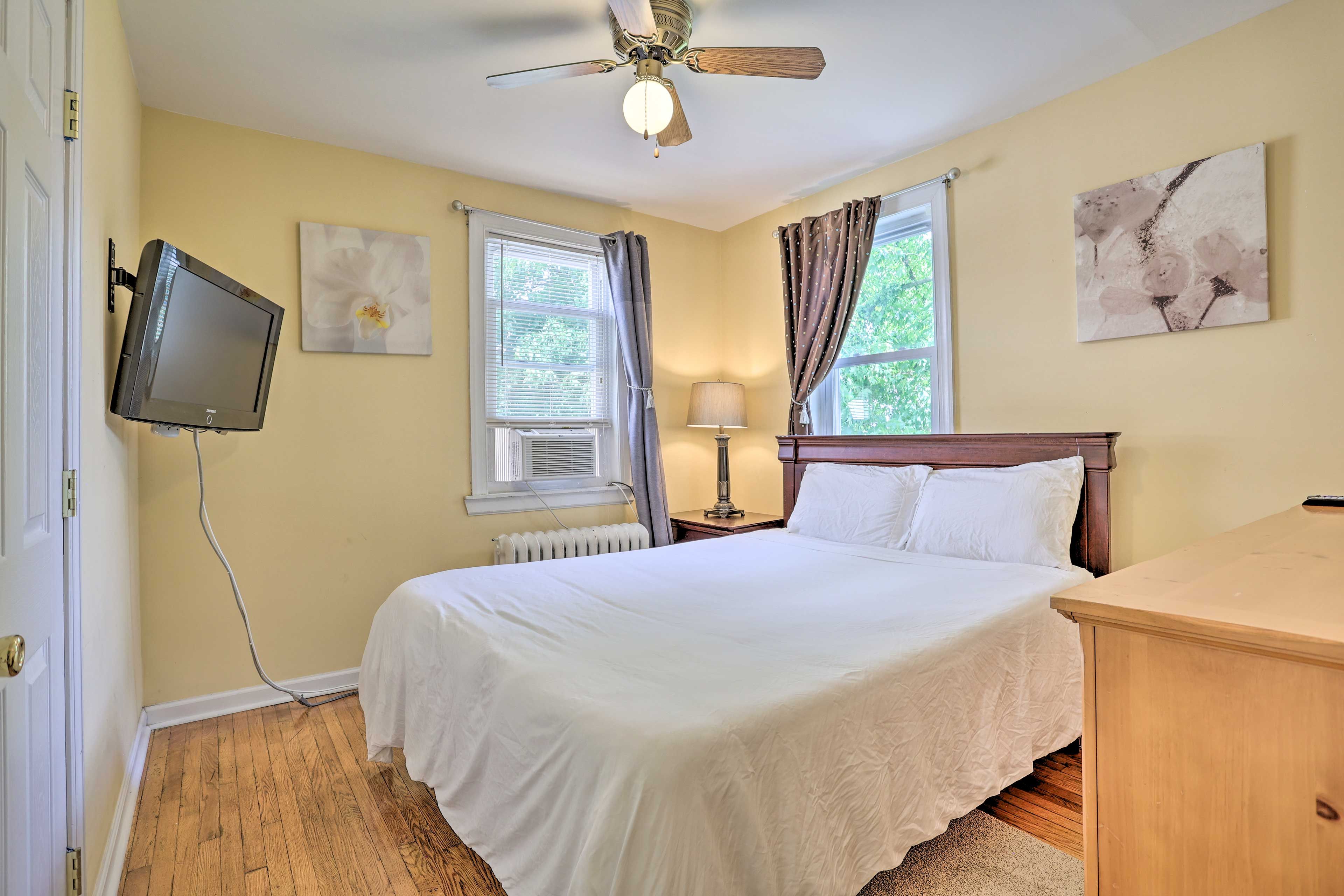 Bedroom 2 | Queen Bed