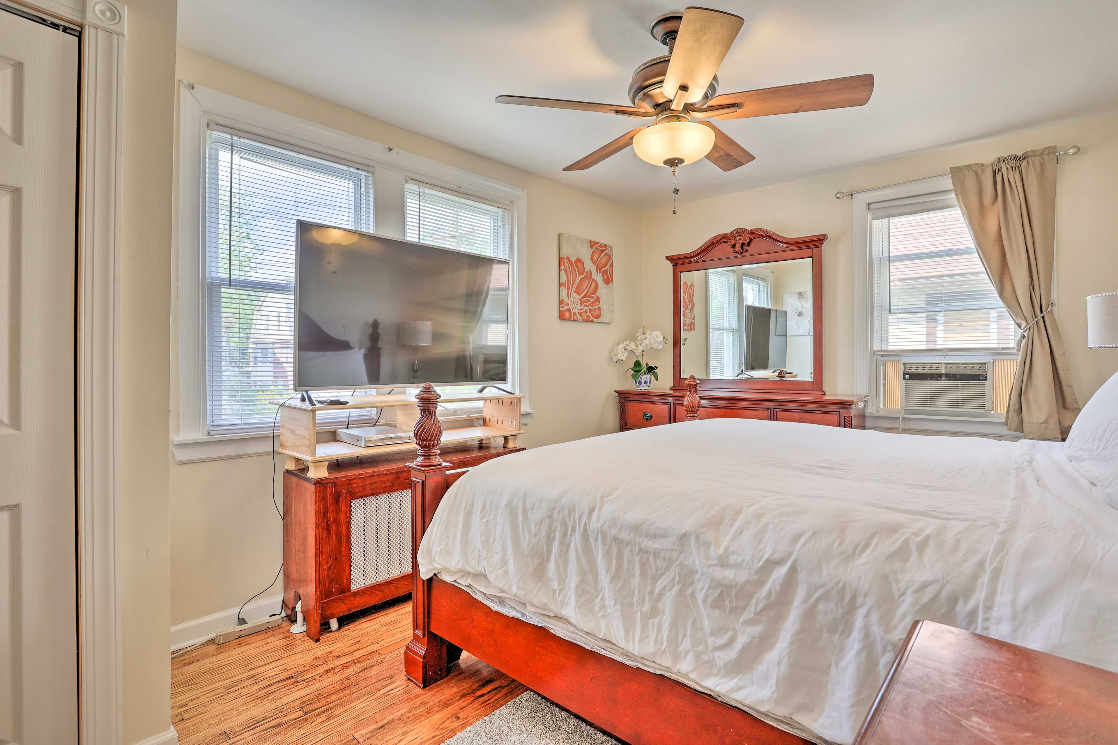 Bedroom 1 | Linens Provided