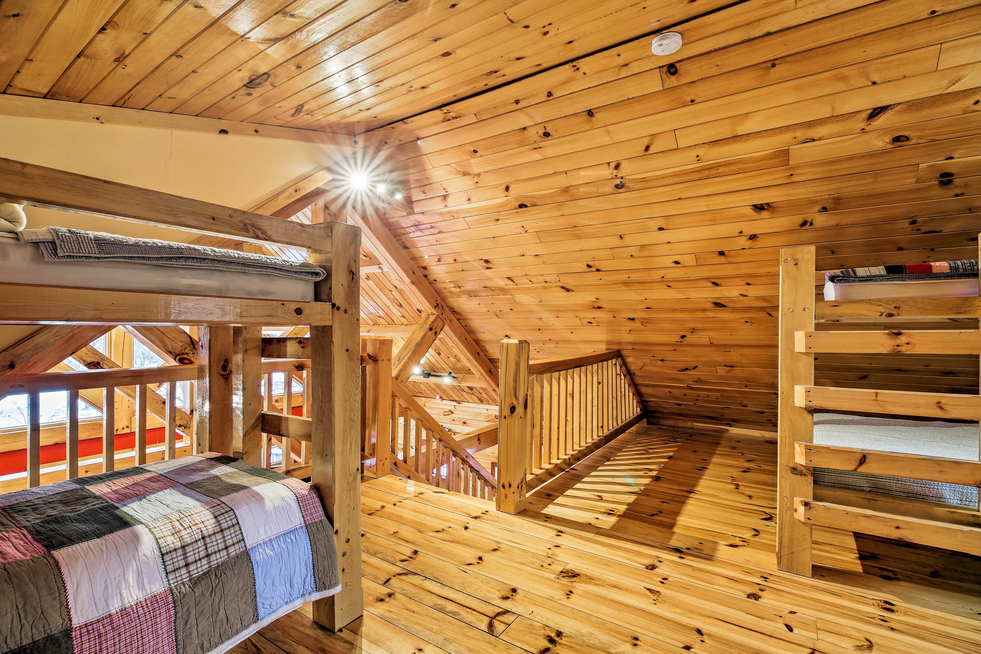 Bedroom 2 (Loft) | 2 Twin Bunk Beds | Twin/Queen Bunk Bed