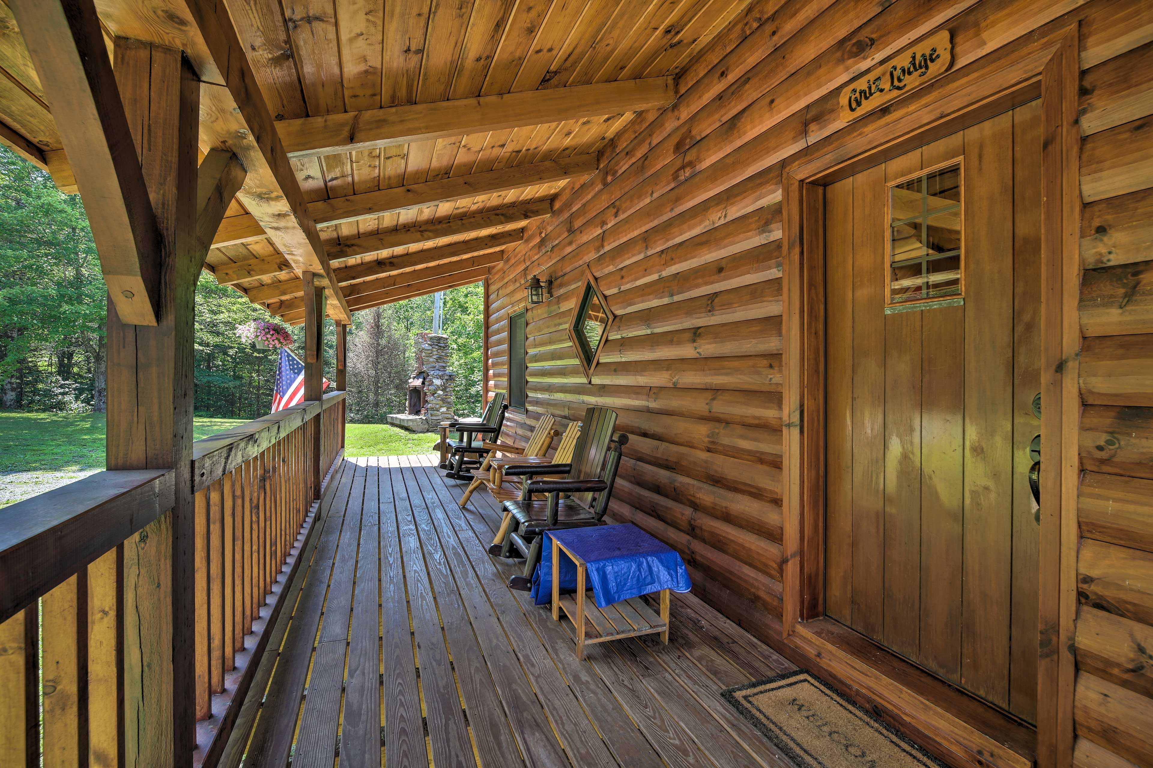 Covered Deck w/ Seating