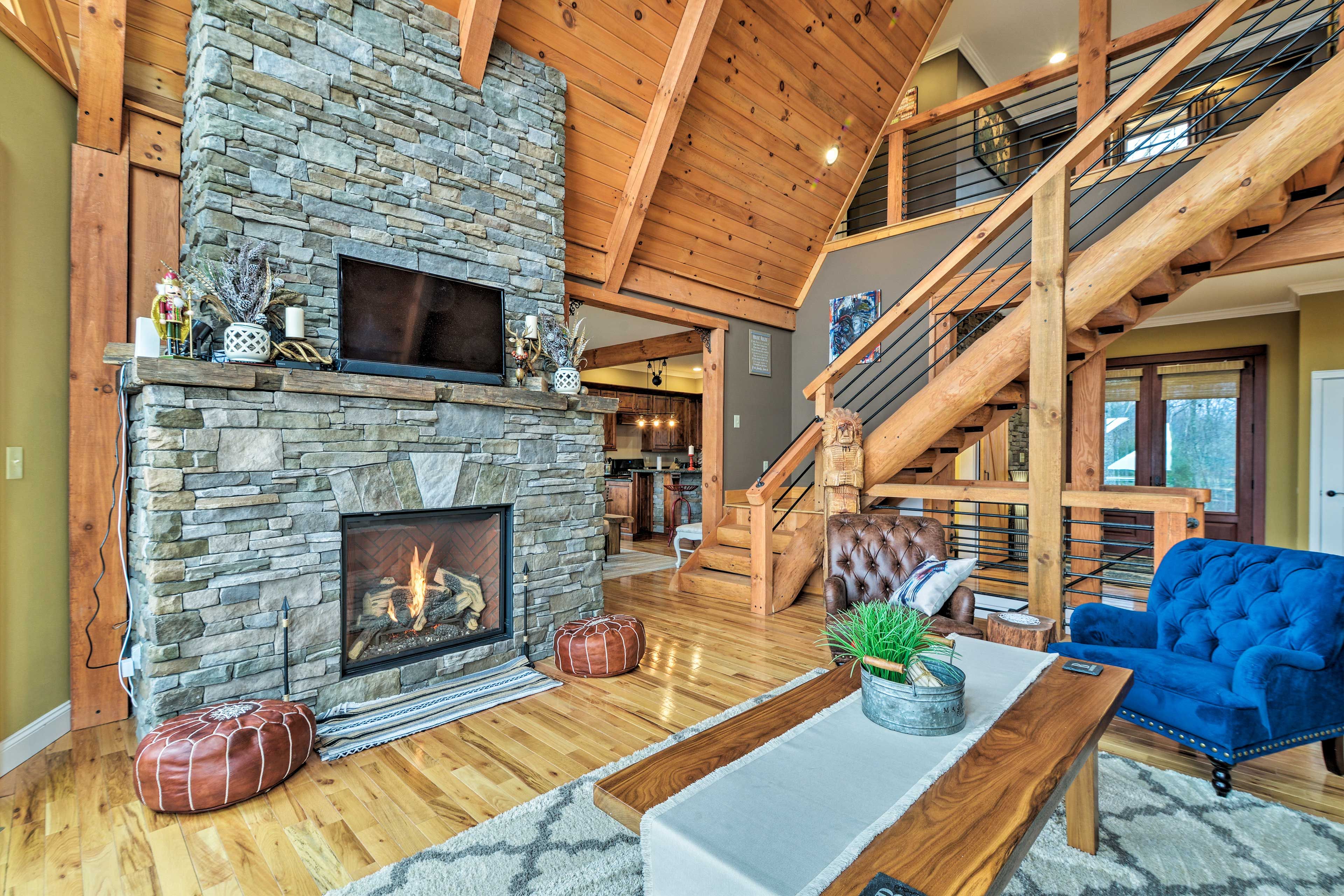 Living Room | Gas Fireplace