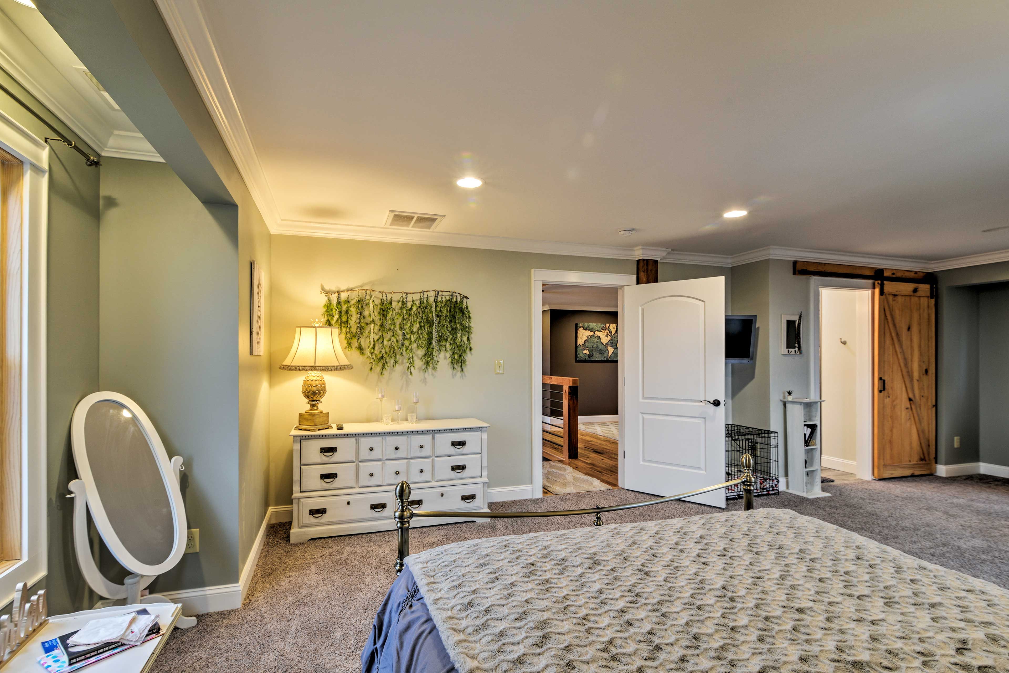 Bedroom 2 | Cable TV