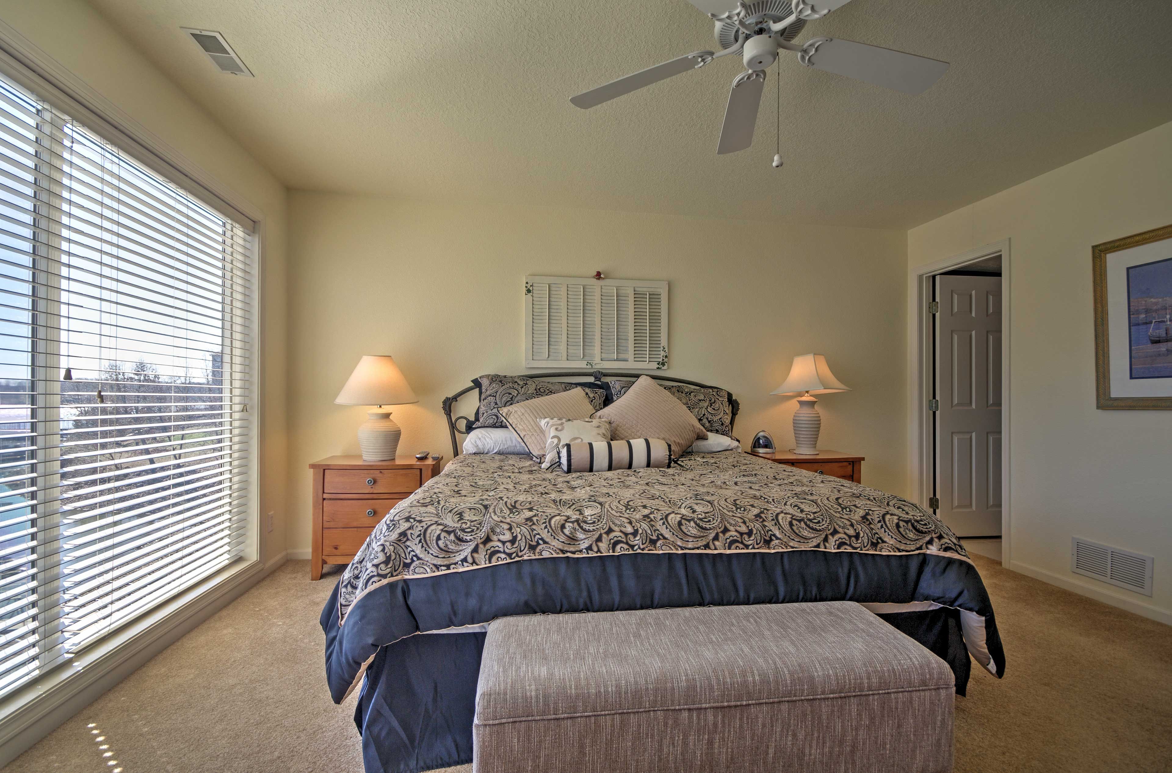 Curl up on the king bed for a good night's rest after a day on the lake.