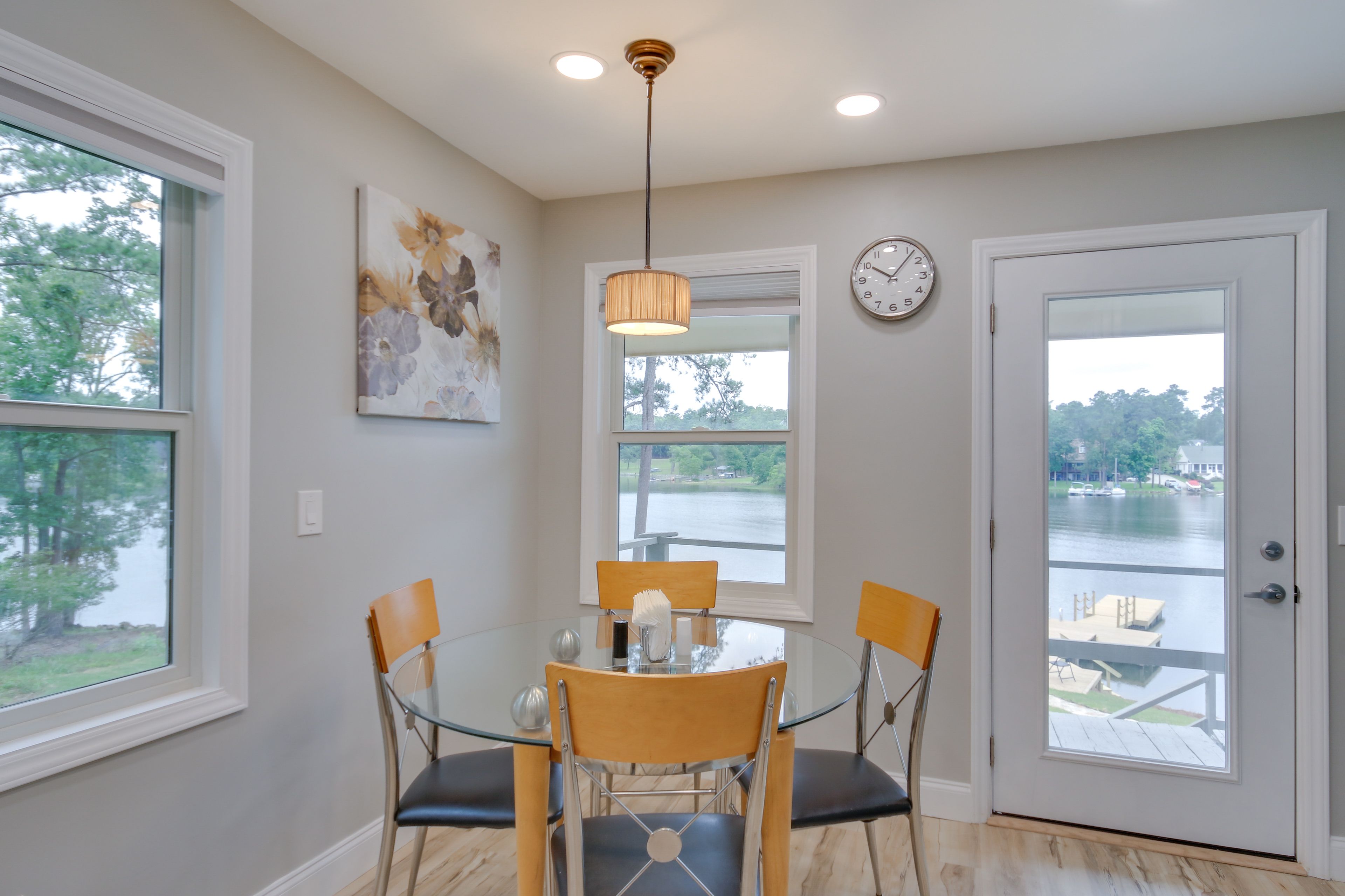 Additional Dining Area