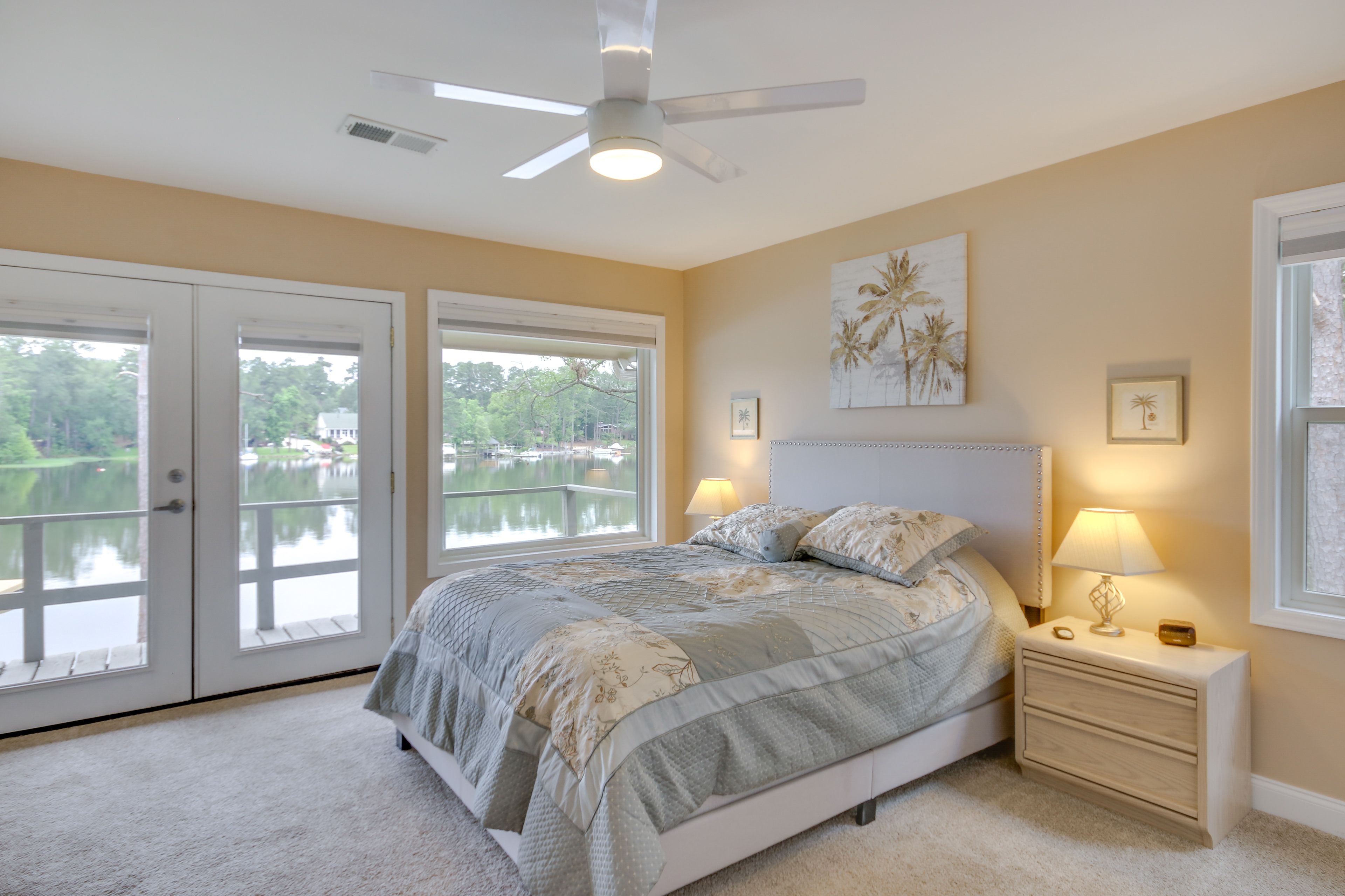 Bedroom 1 | Queen Bed