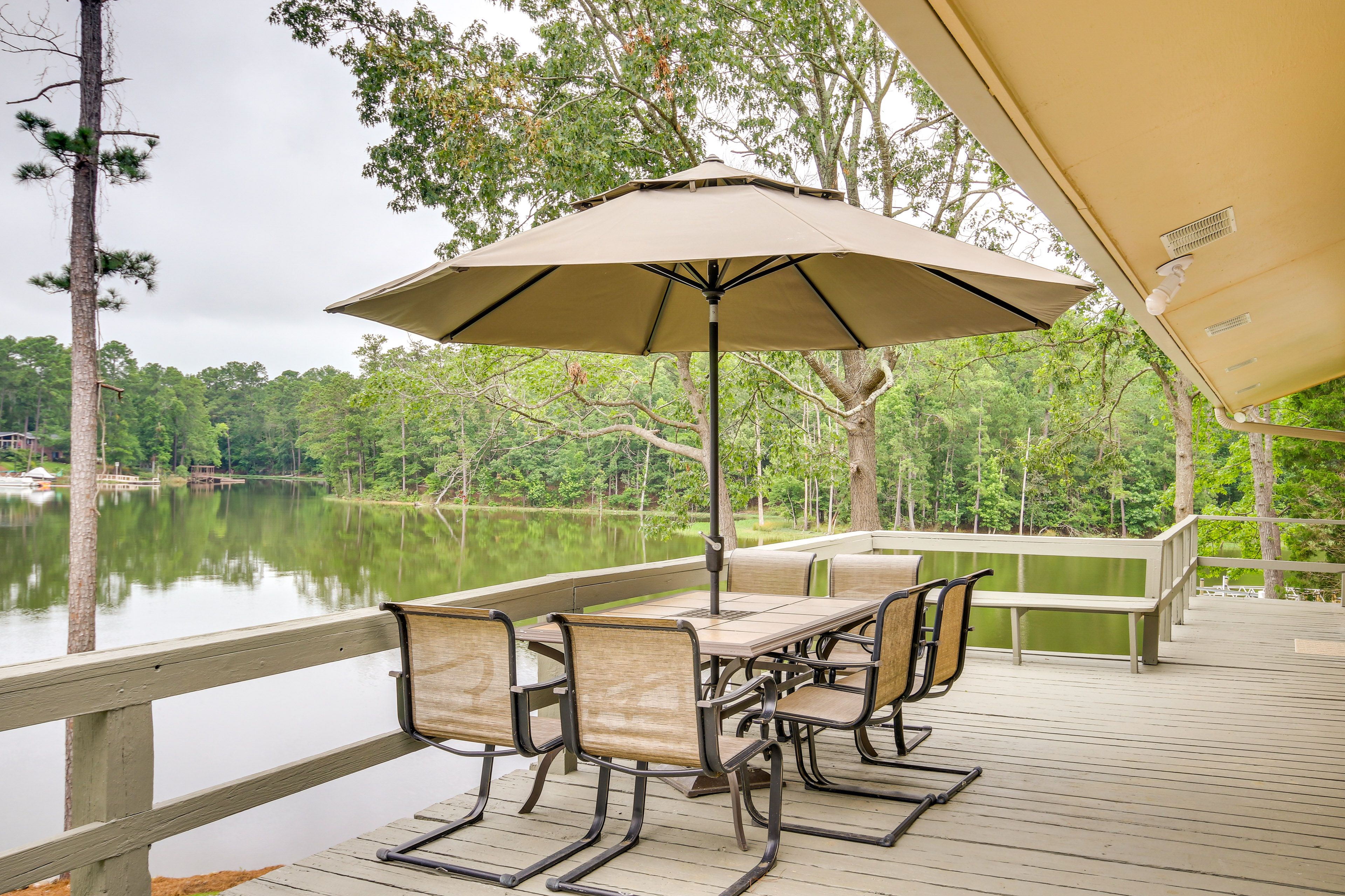 Deck | Outdoor Dining Area | Grill
