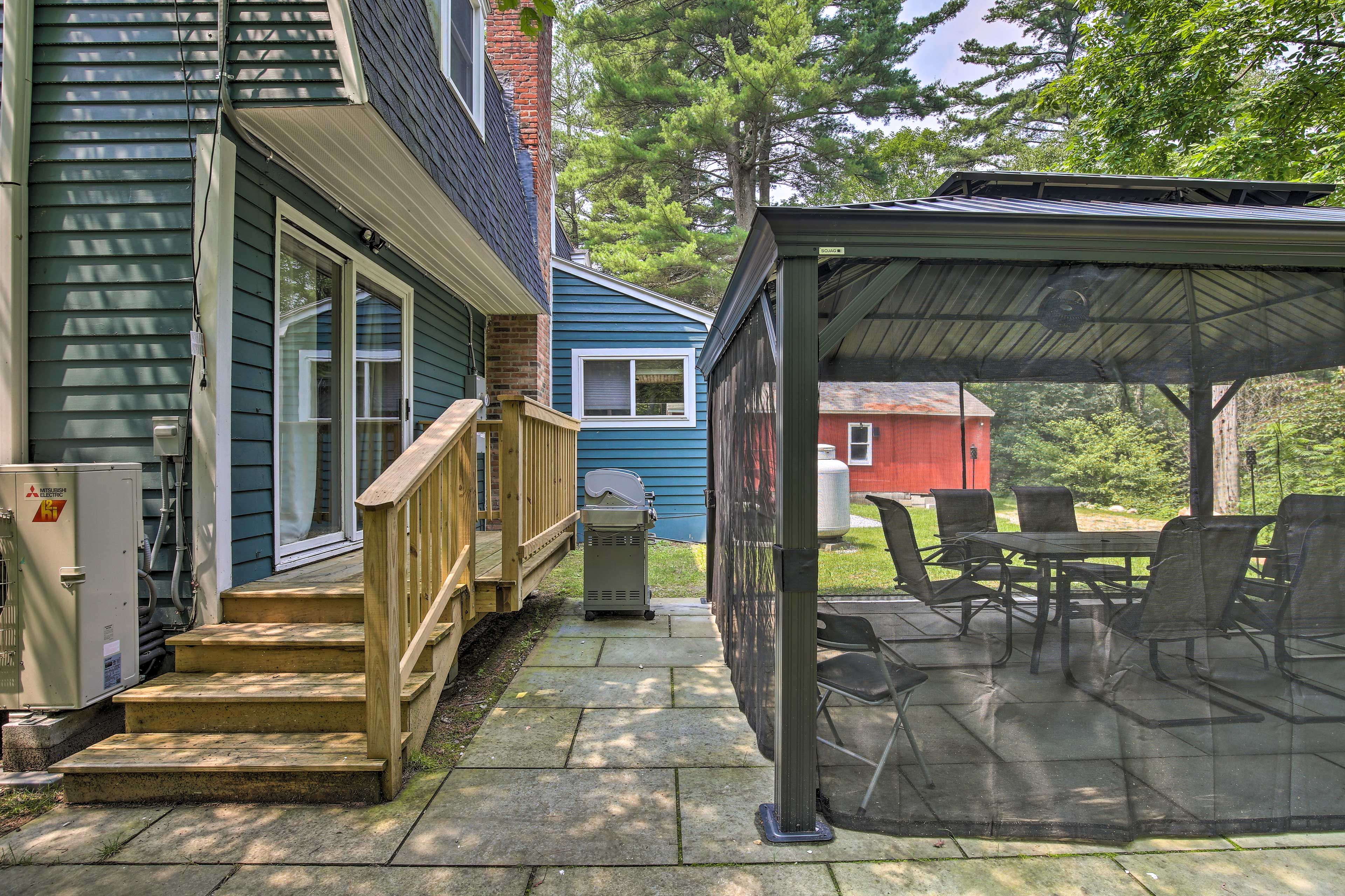 Outdoor Gazebo | Gas Grill