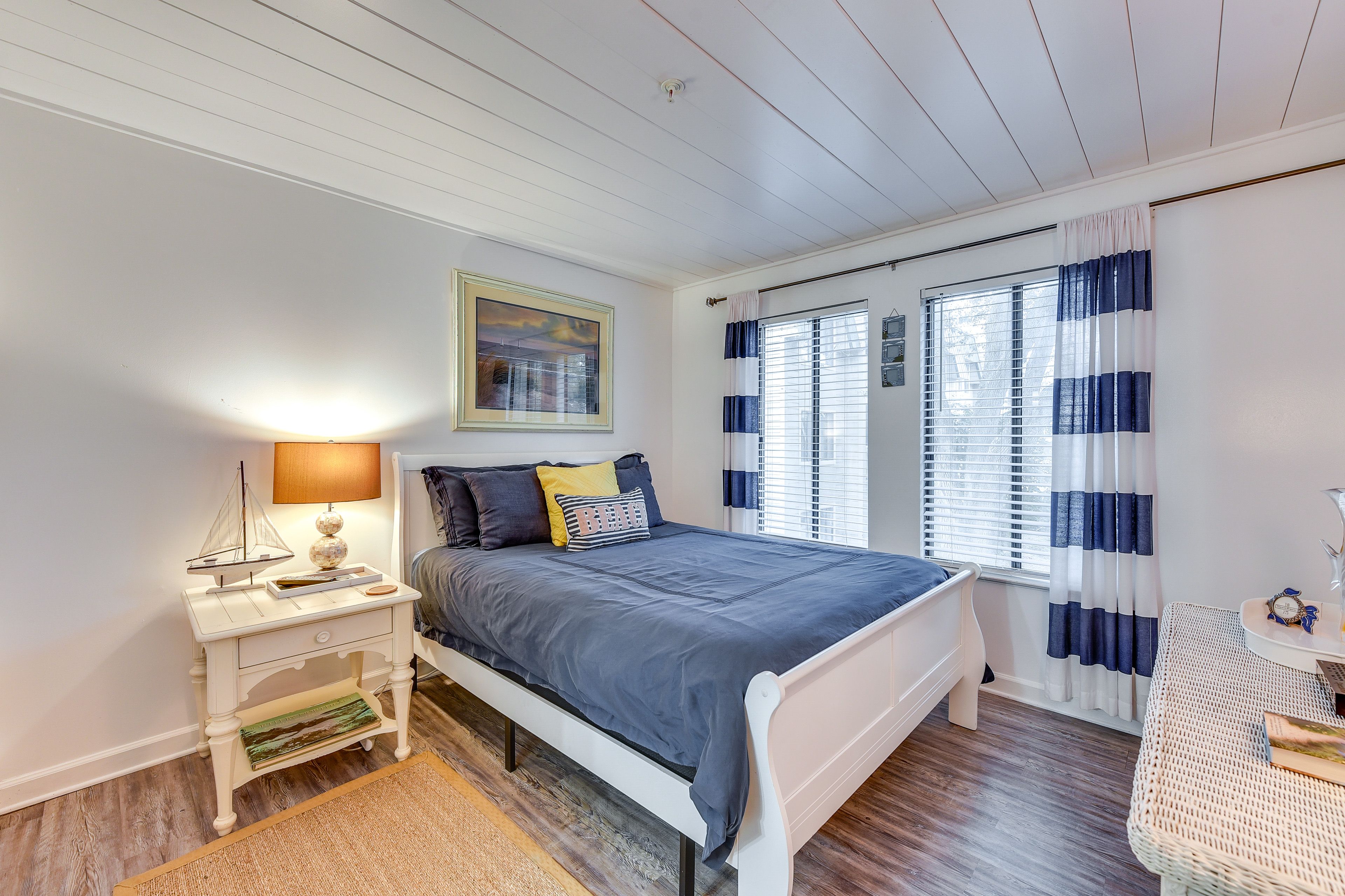 Bedroom 1 | Queen Bed | Linens Provided