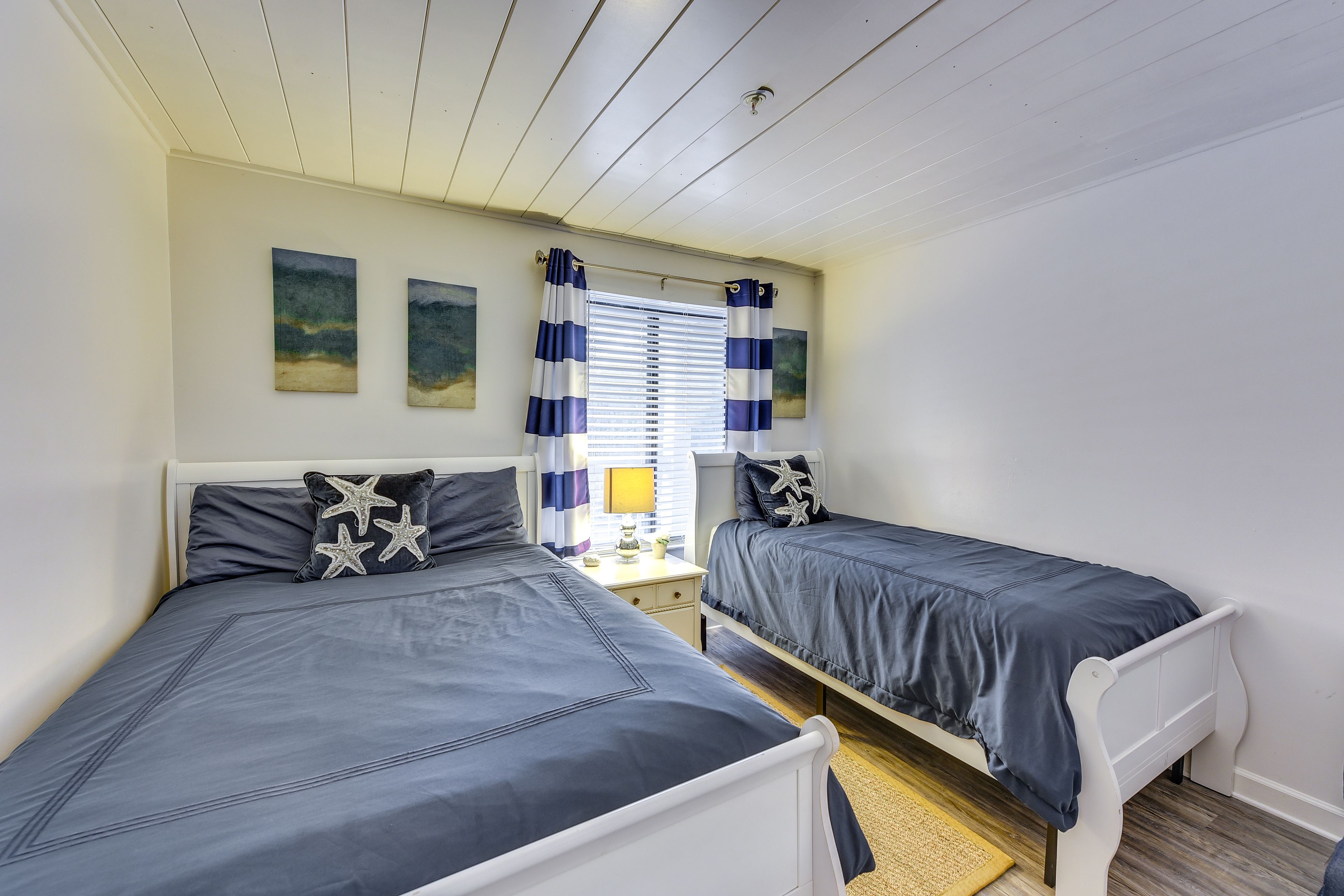 Bedroom 2 | Full Bed | Twin Bed