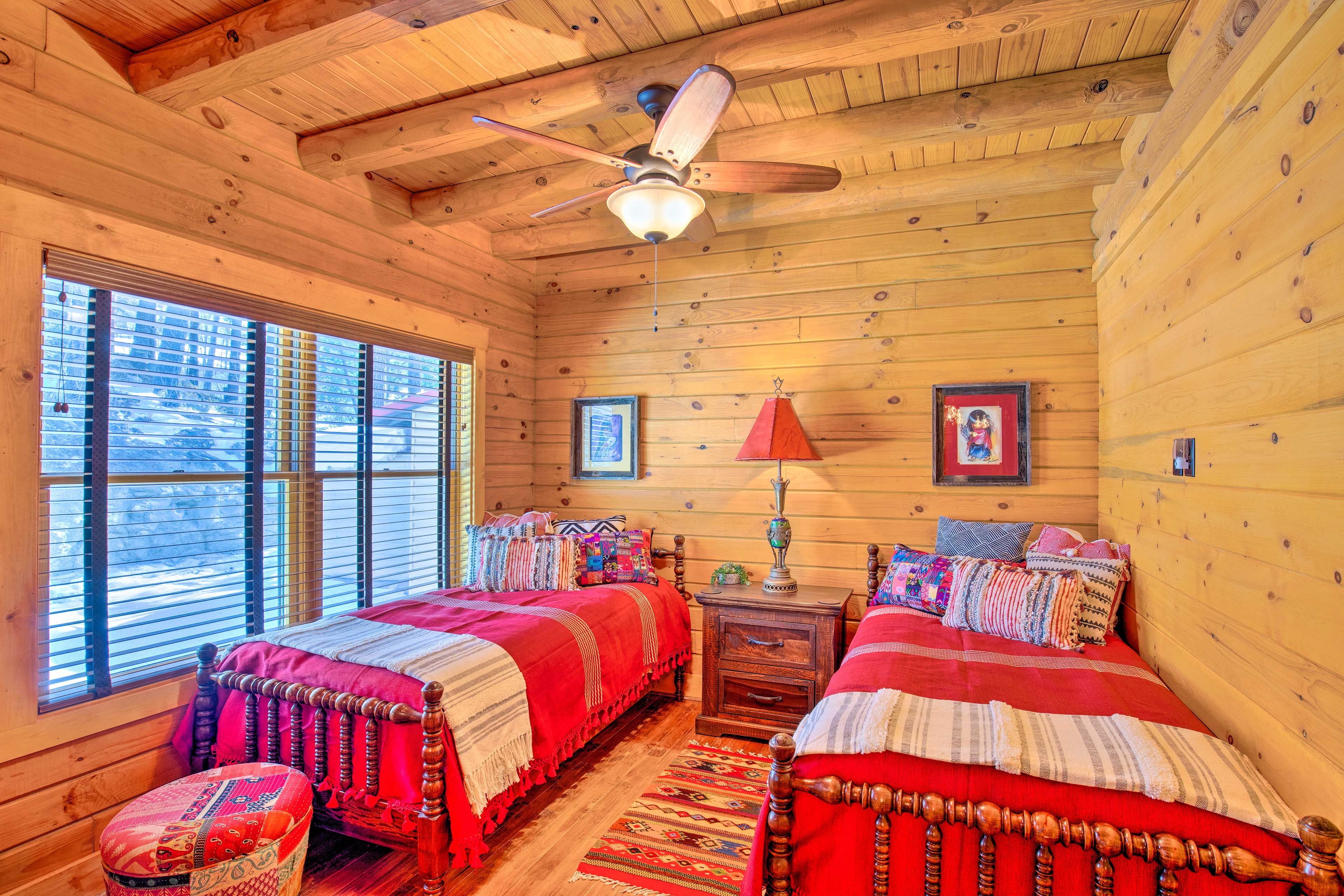 Bedroom 2 | 2 Twin Beds