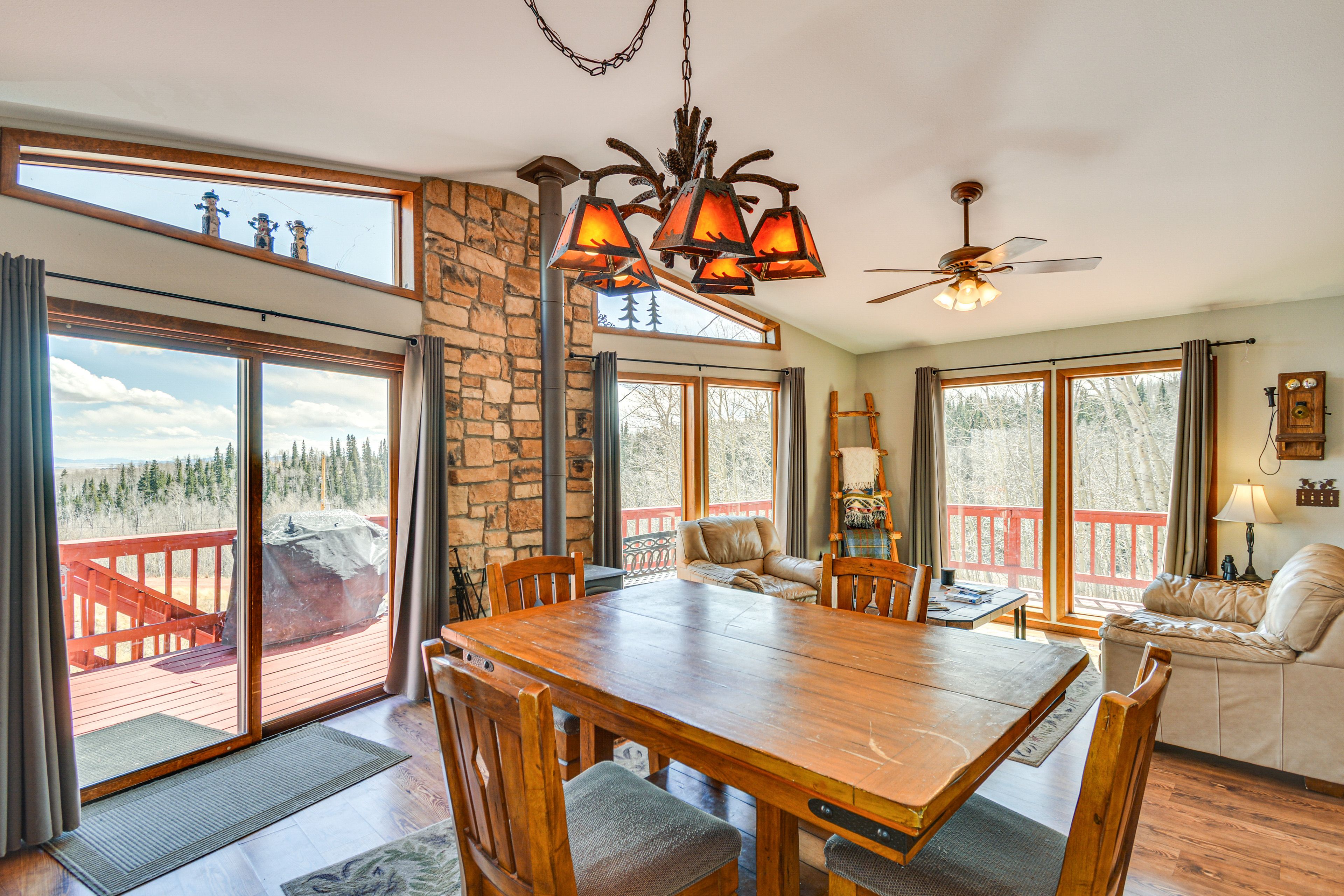 Dining Space | Dishware/Flatware | Upper Level