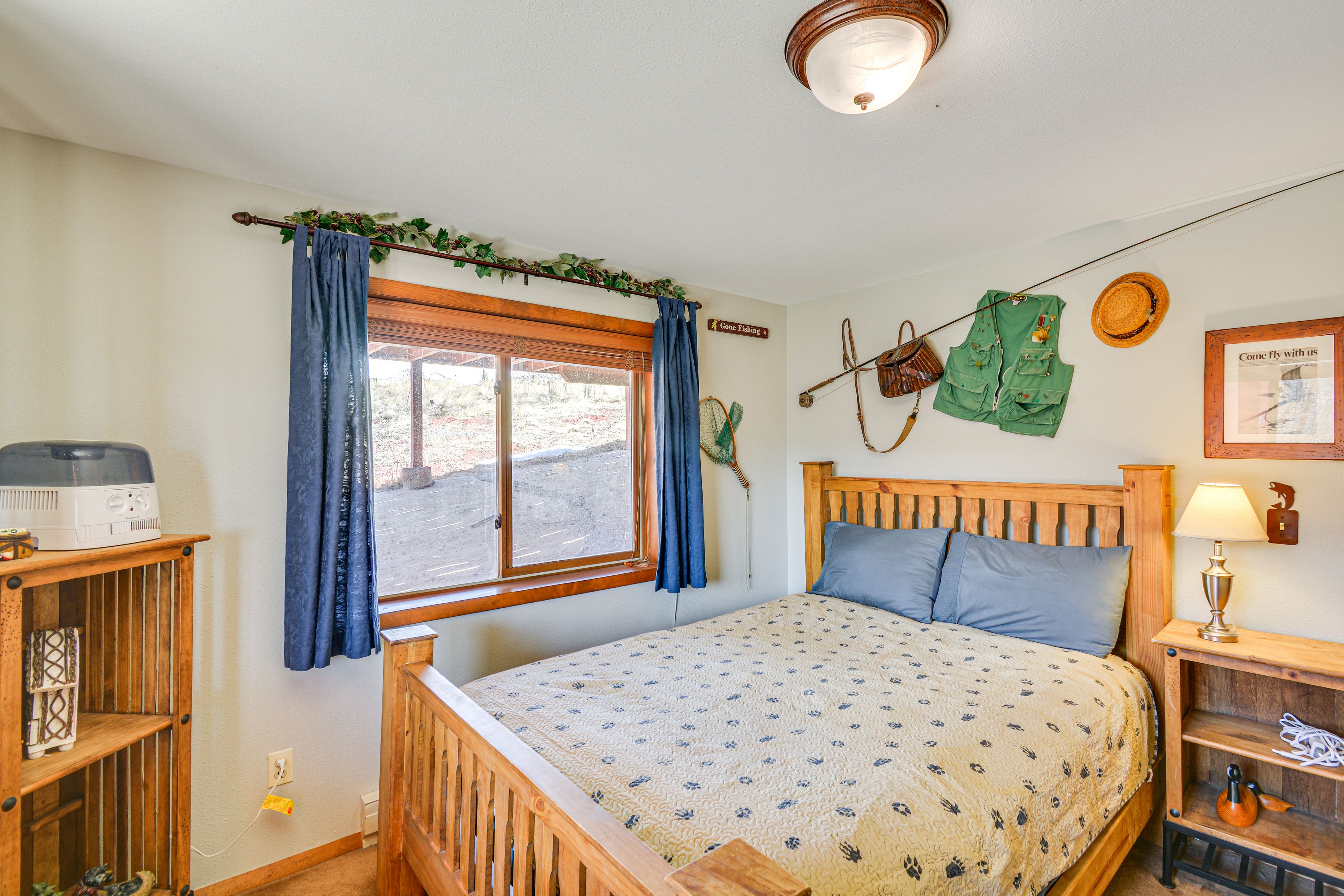 Bedroom 1 | Queen Bed | Linens Provided | Lower Level