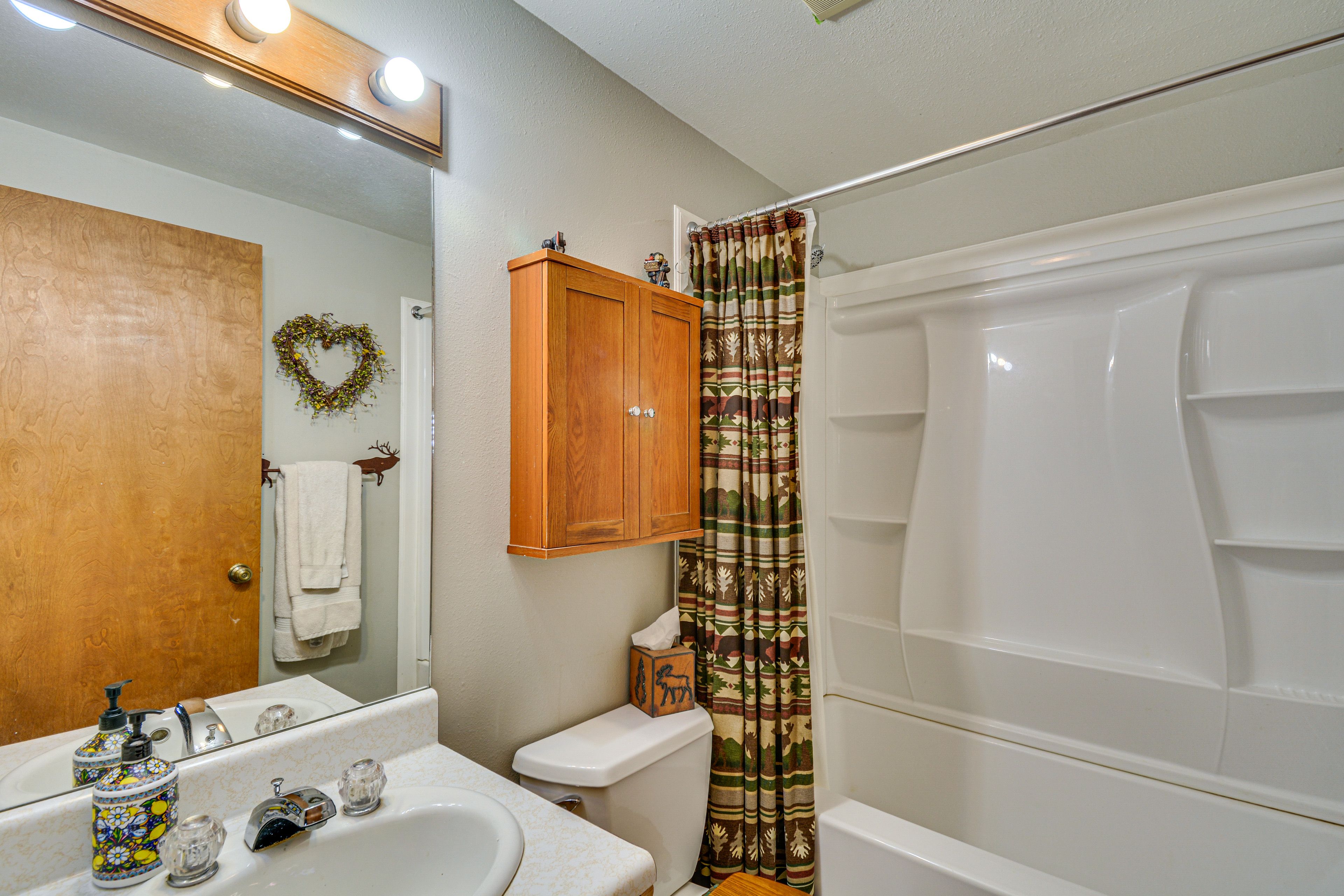 Bathroom | Towels Provided | Lower Level