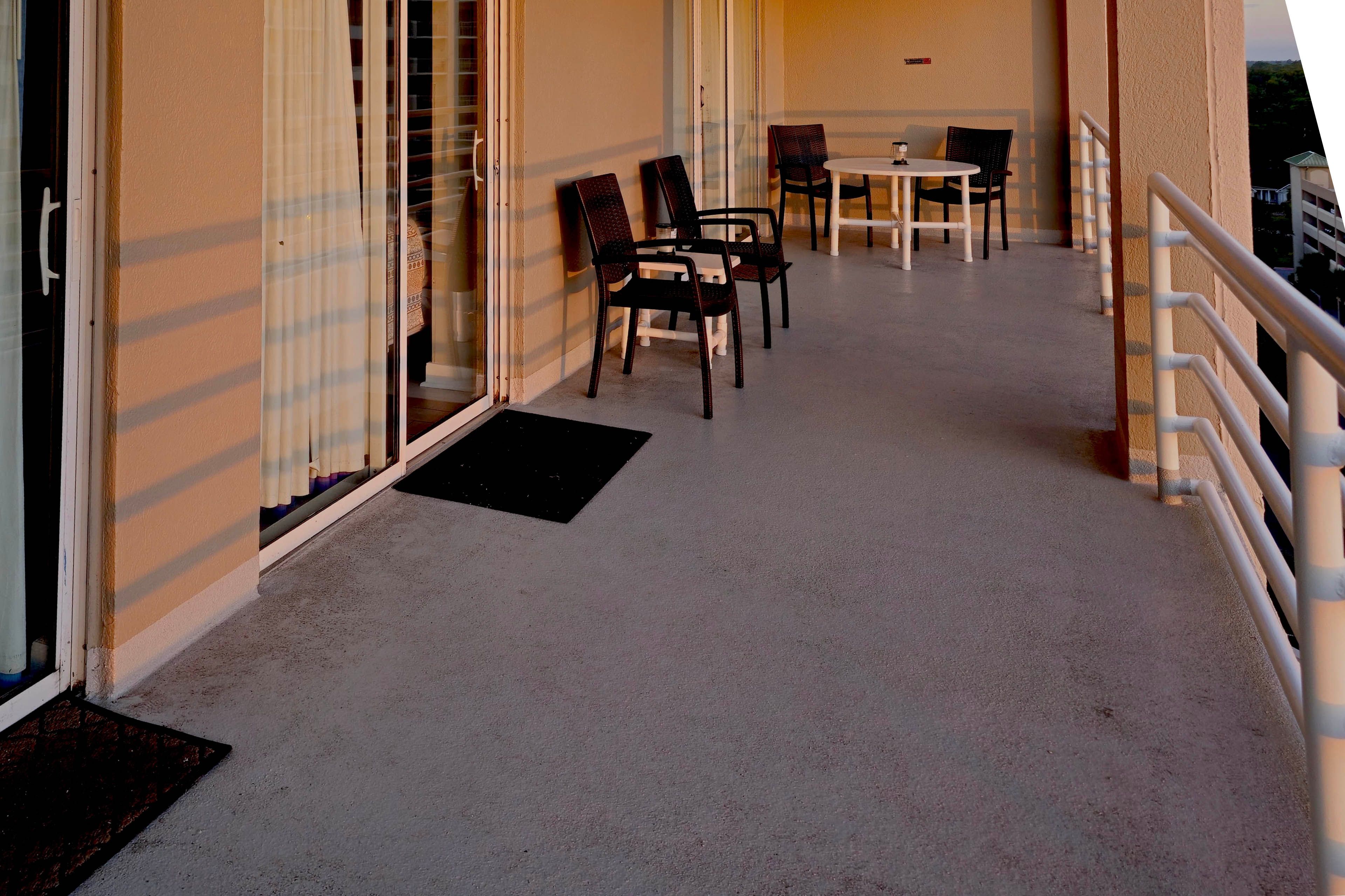 Private Balcony | Dining & Seating