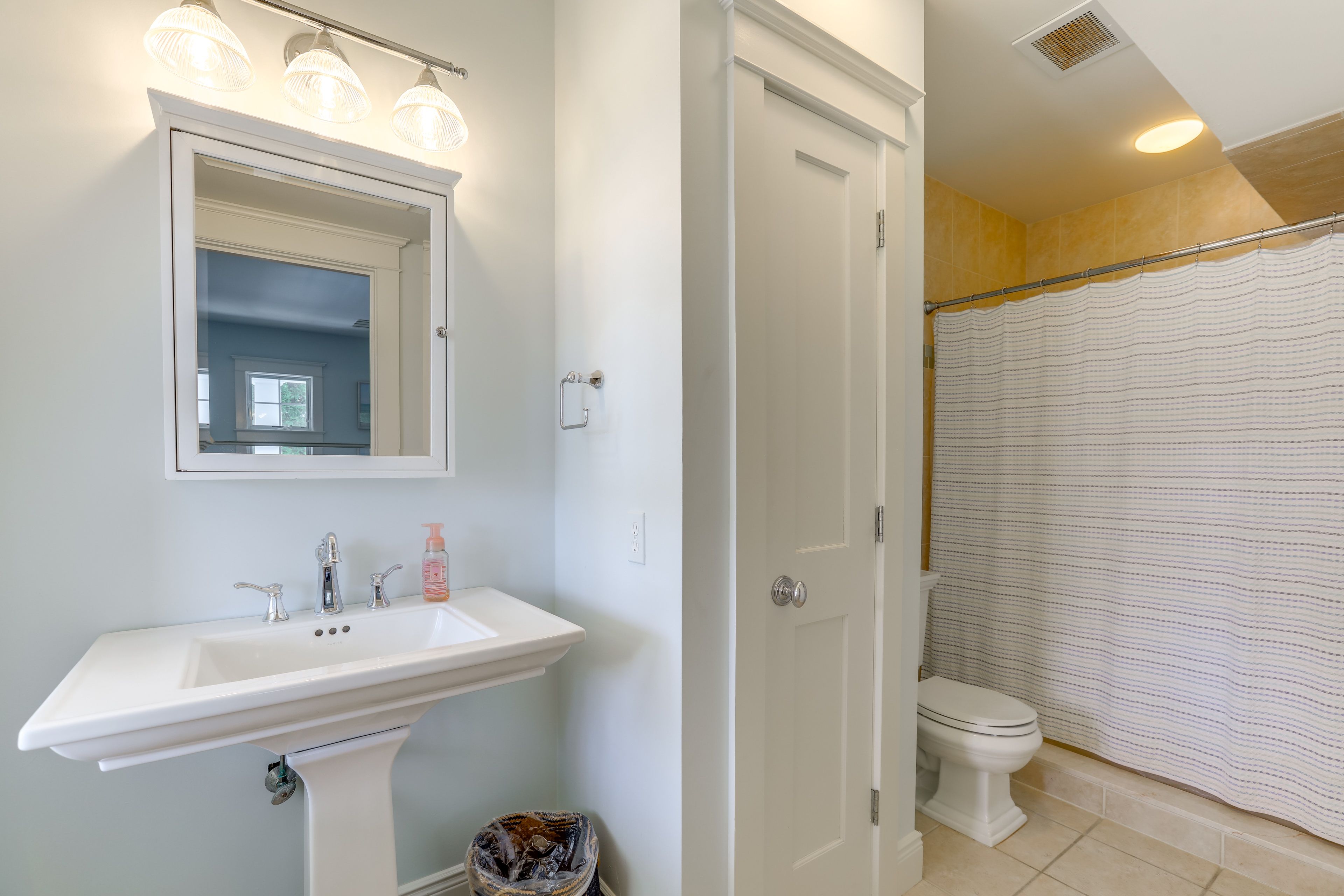 En-Suite Bathroom | 1st Floor