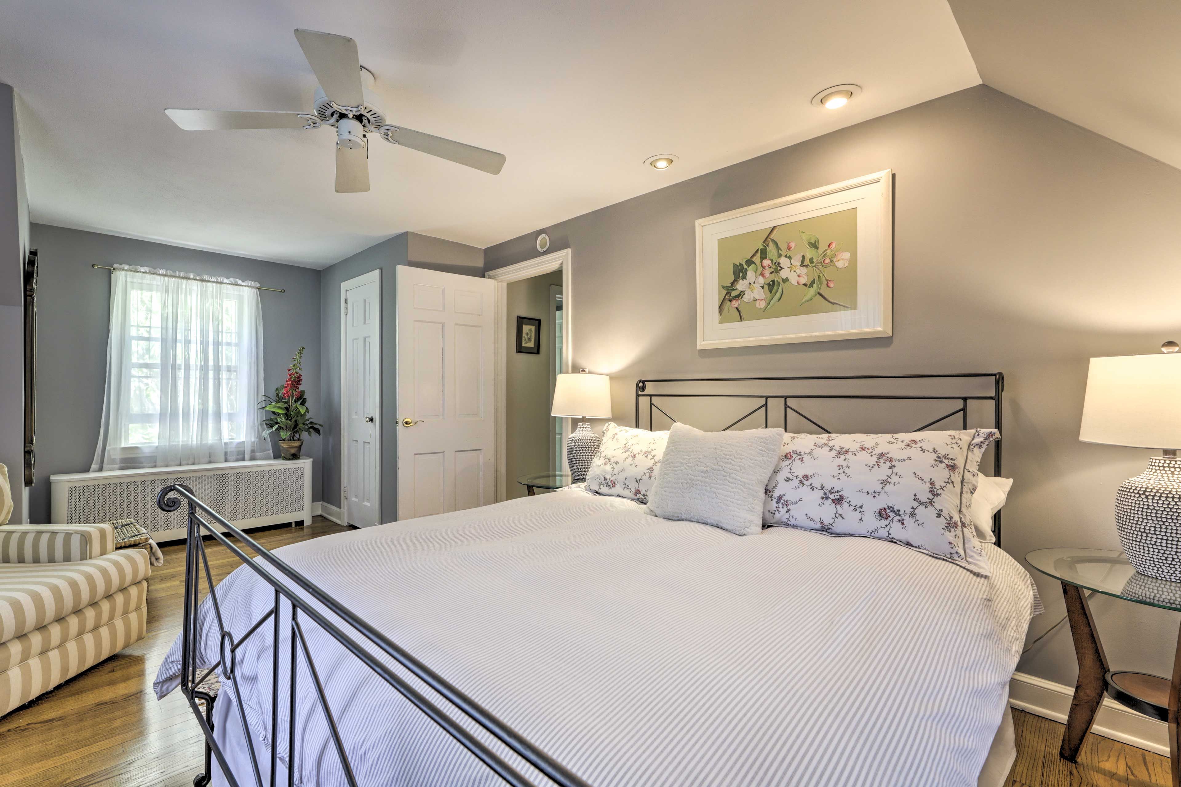 Bedroom 1 | Queen Bed | 2nd Floor