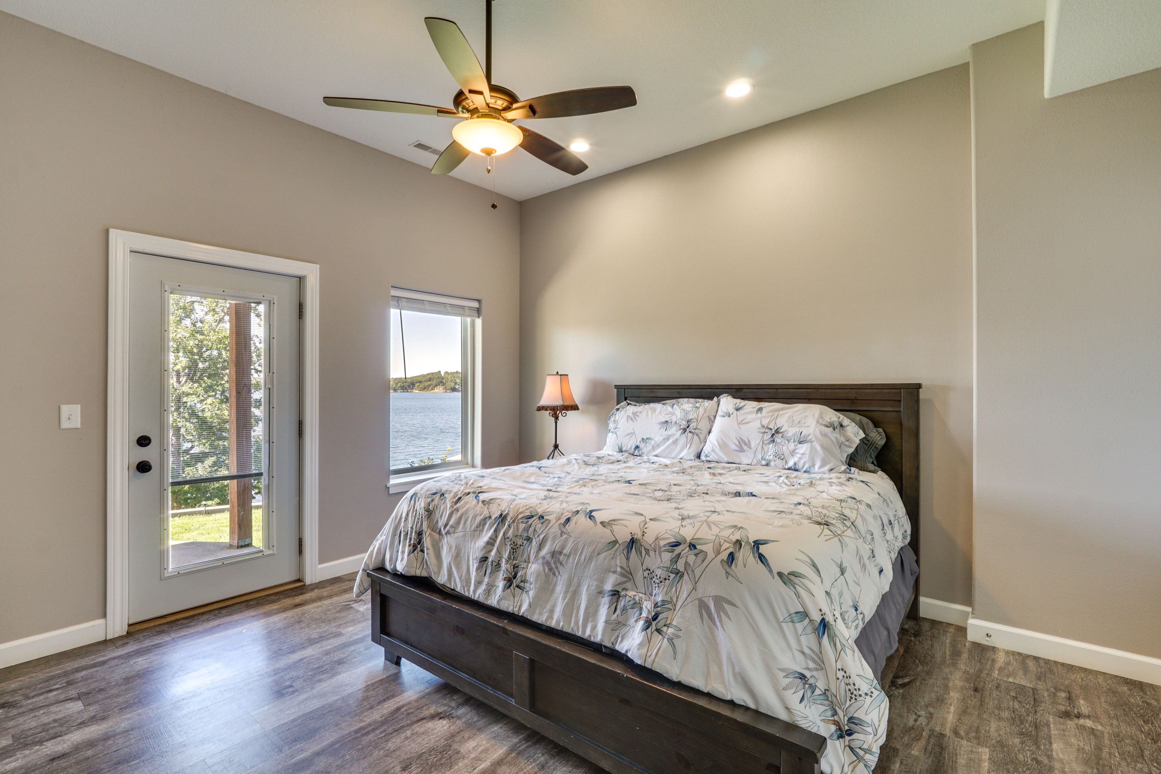 Bedroom 5 | Queen Bed | Flat-Screen TV | Lower Level