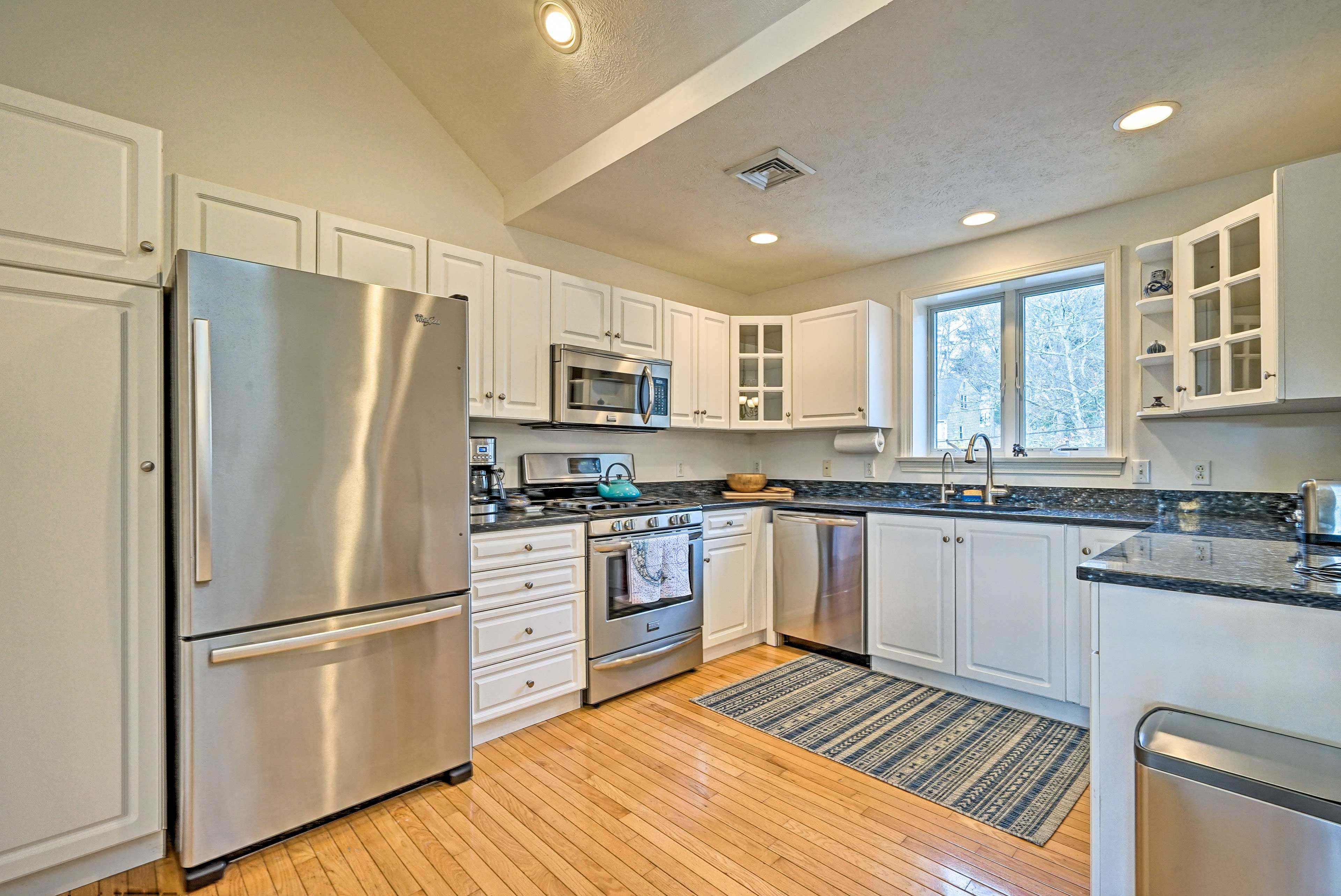 Kitchen | Coffee Maker | Toaster | Spices