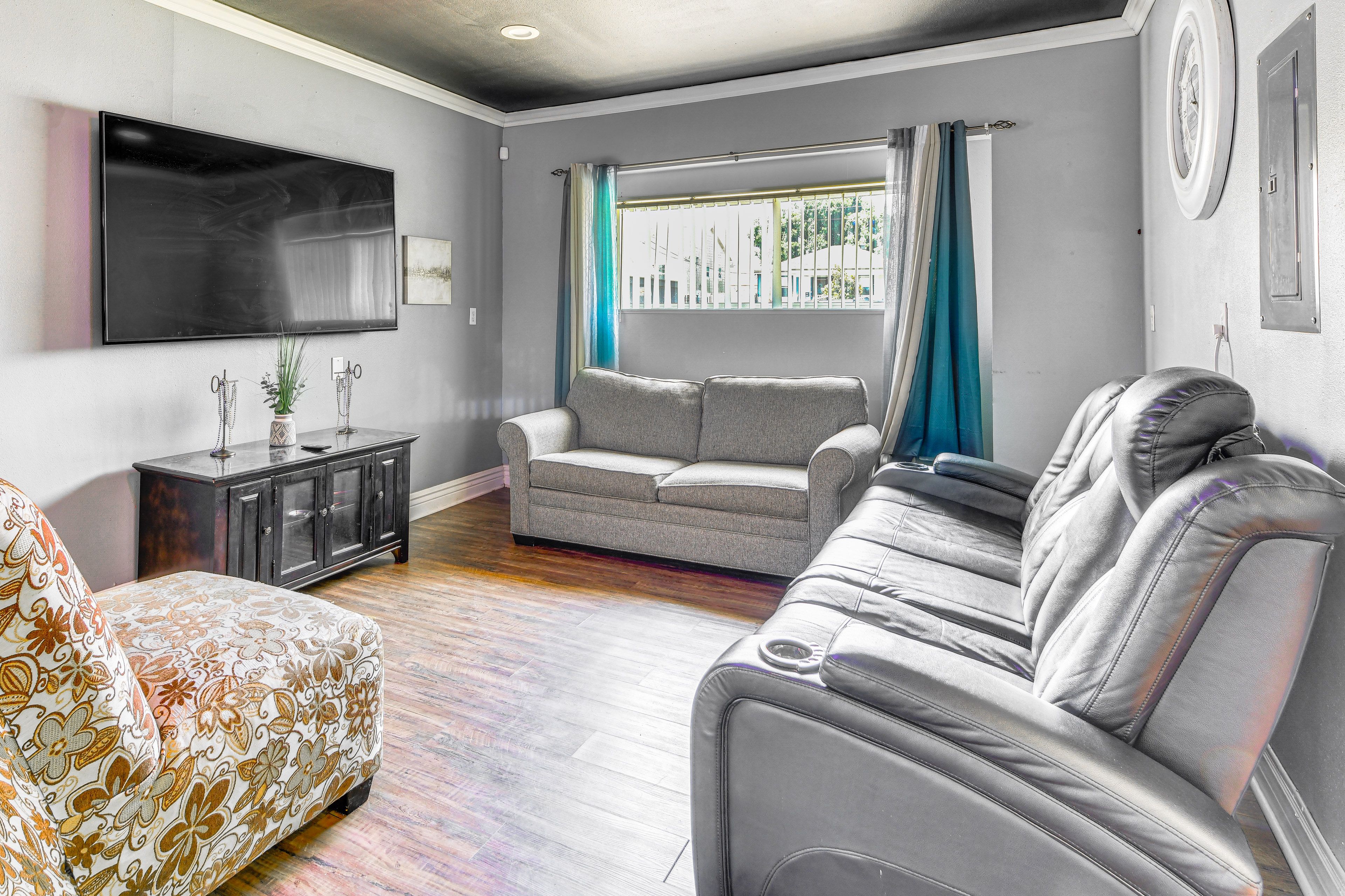 Sunken Living Room | 1 Step Down | Central A/C & Heating