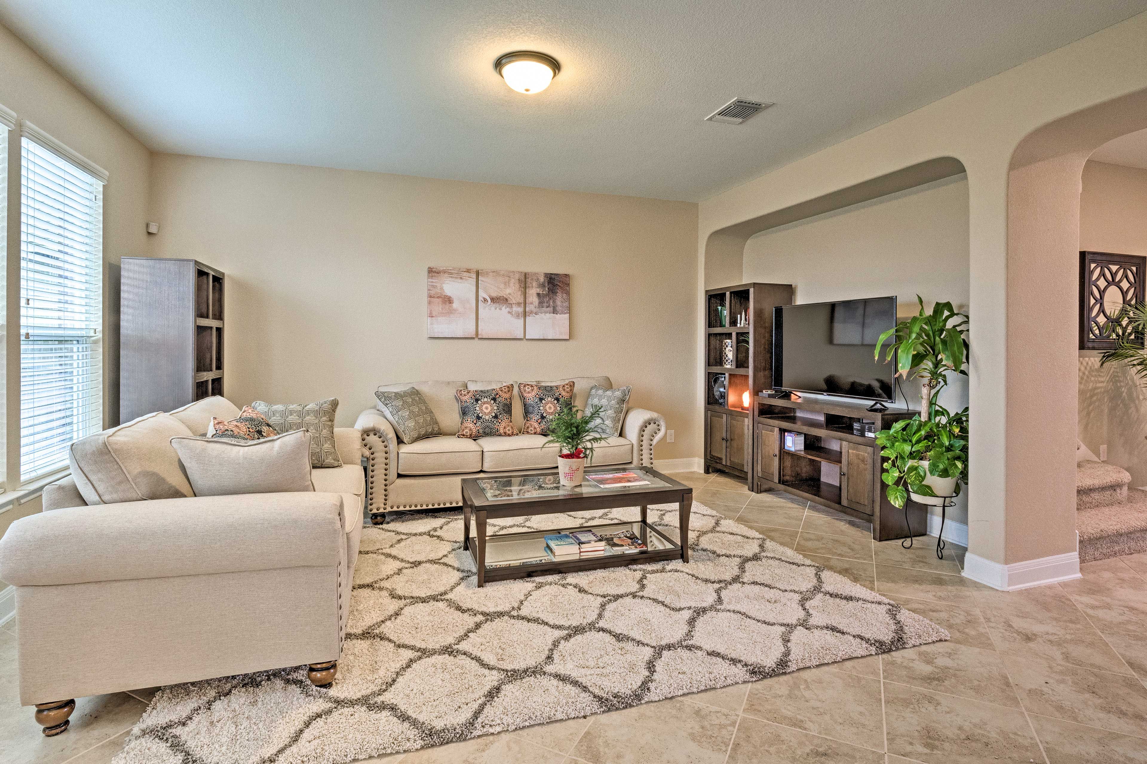 Living Room | Smart TV | Free WiFi