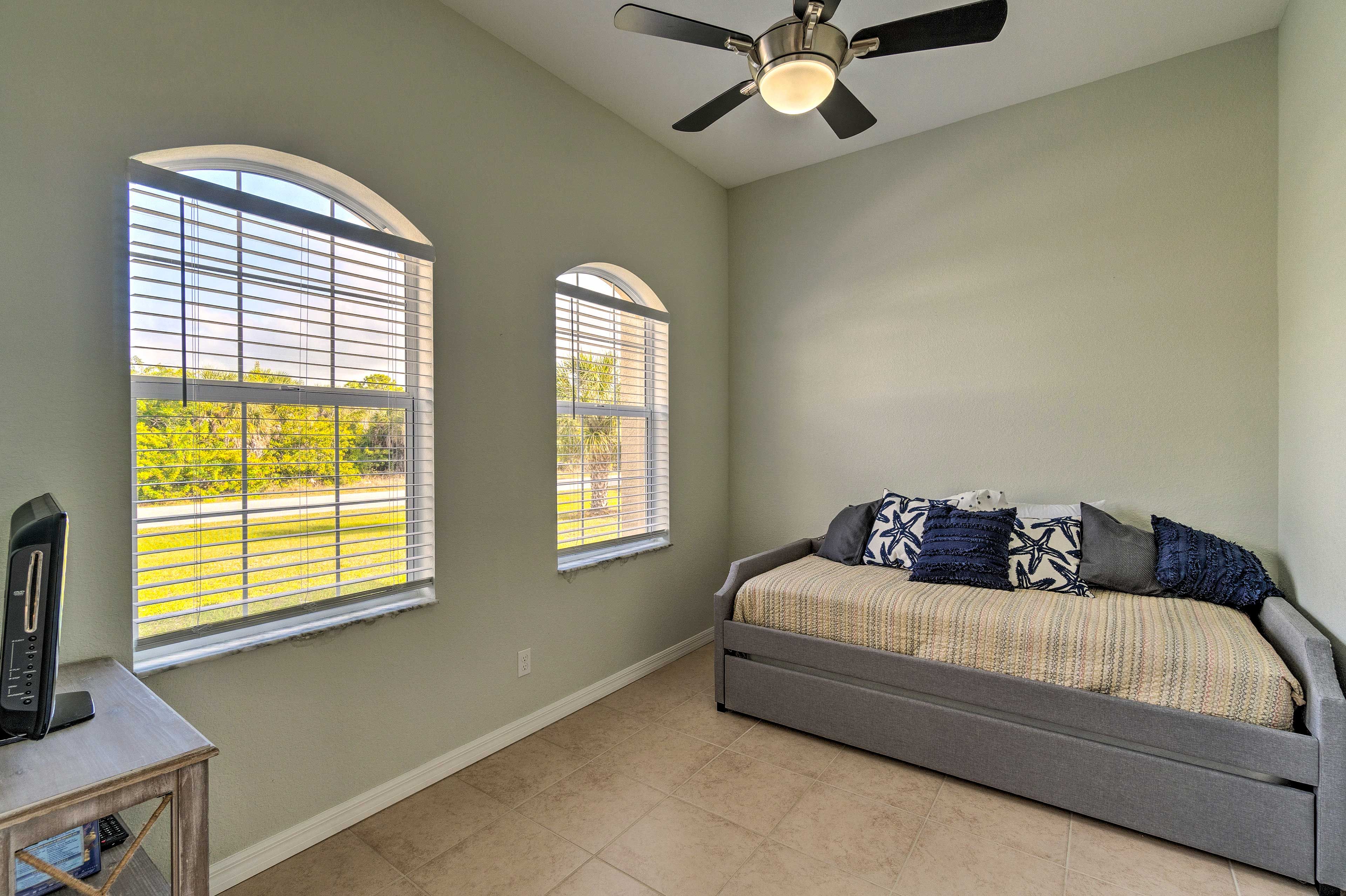 Bedroom 4 | Twin Bed w/ Twin Trundle