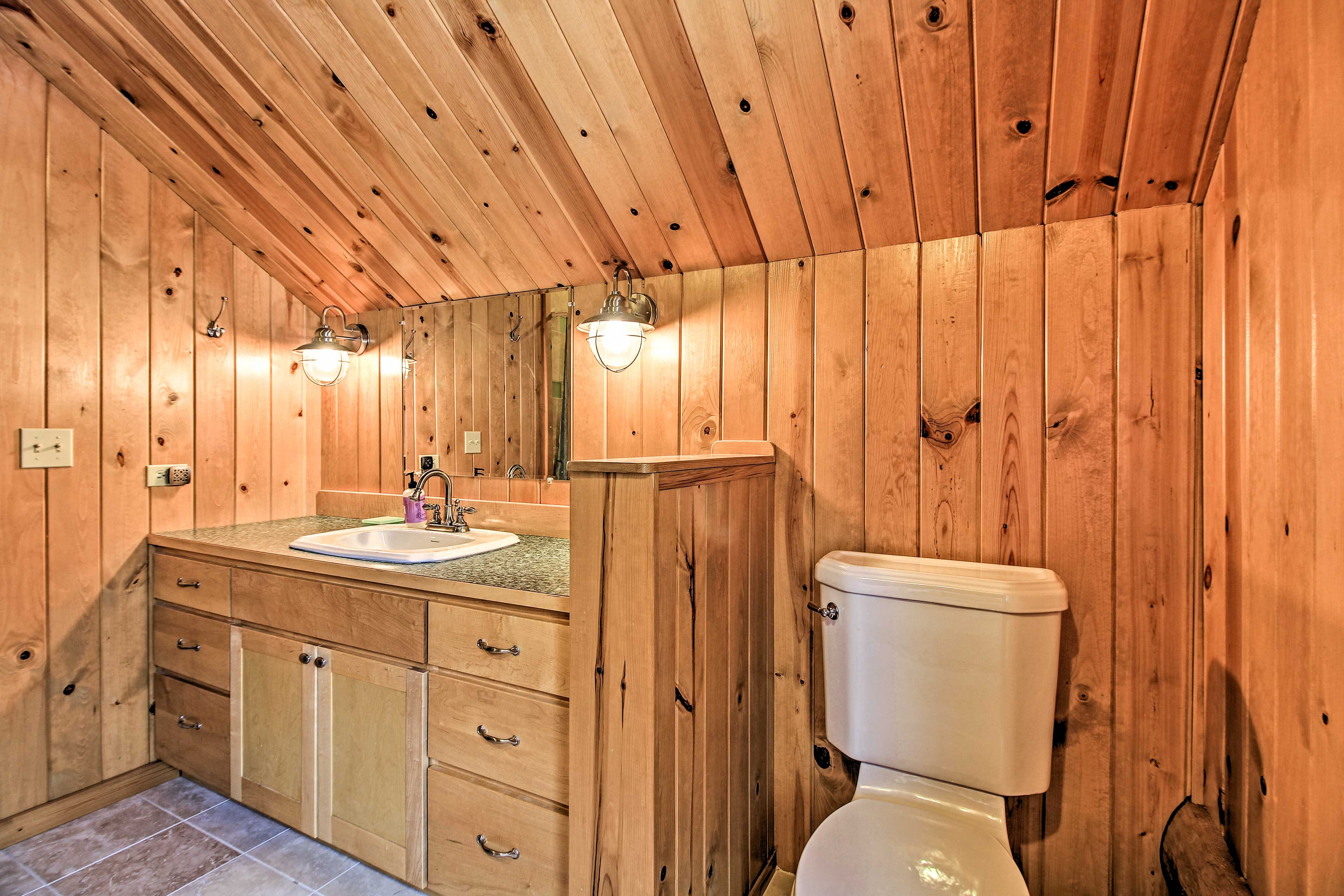 Full Bathroom
