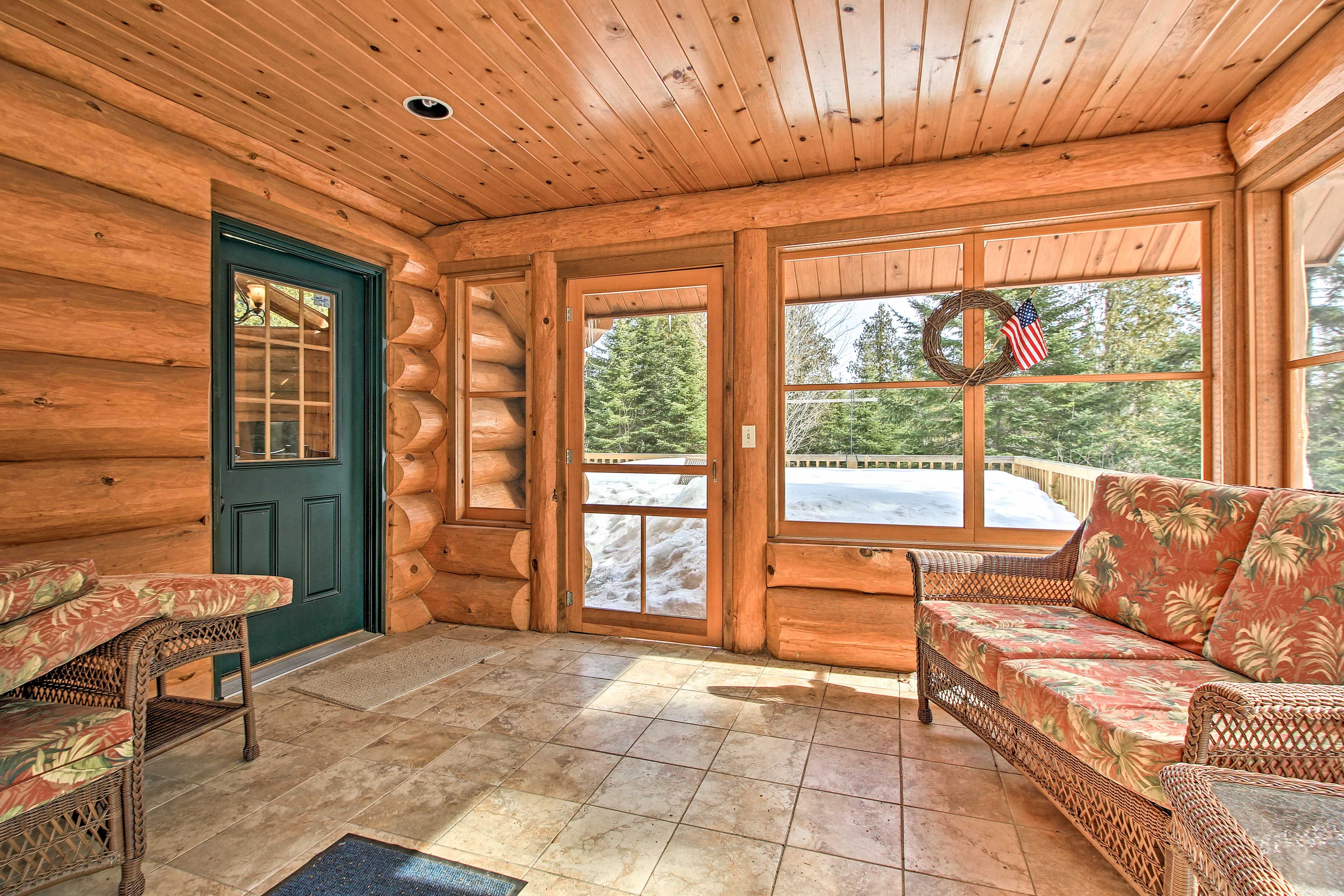 Sunroom w/ Seating