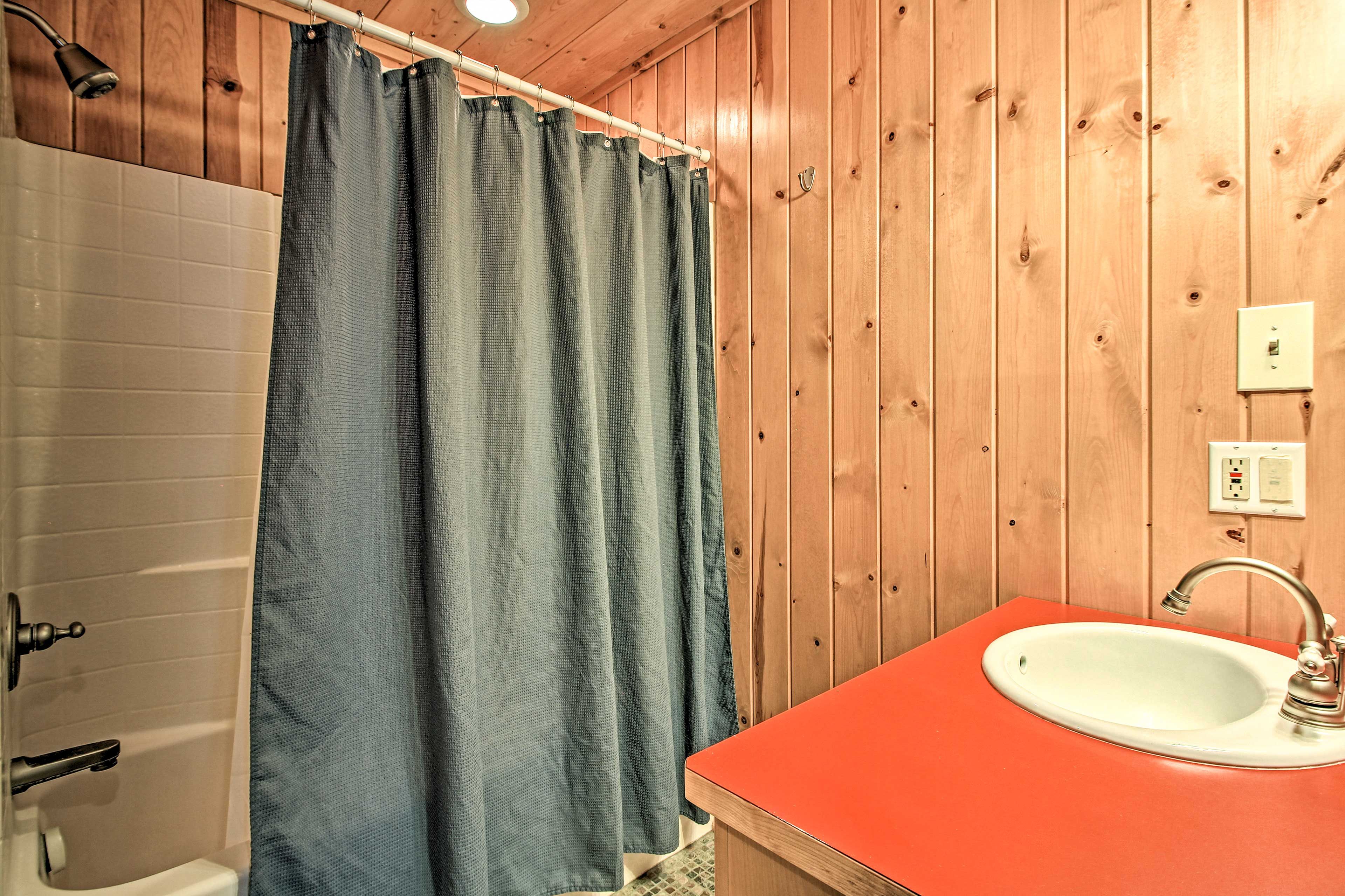 Full Bathroom