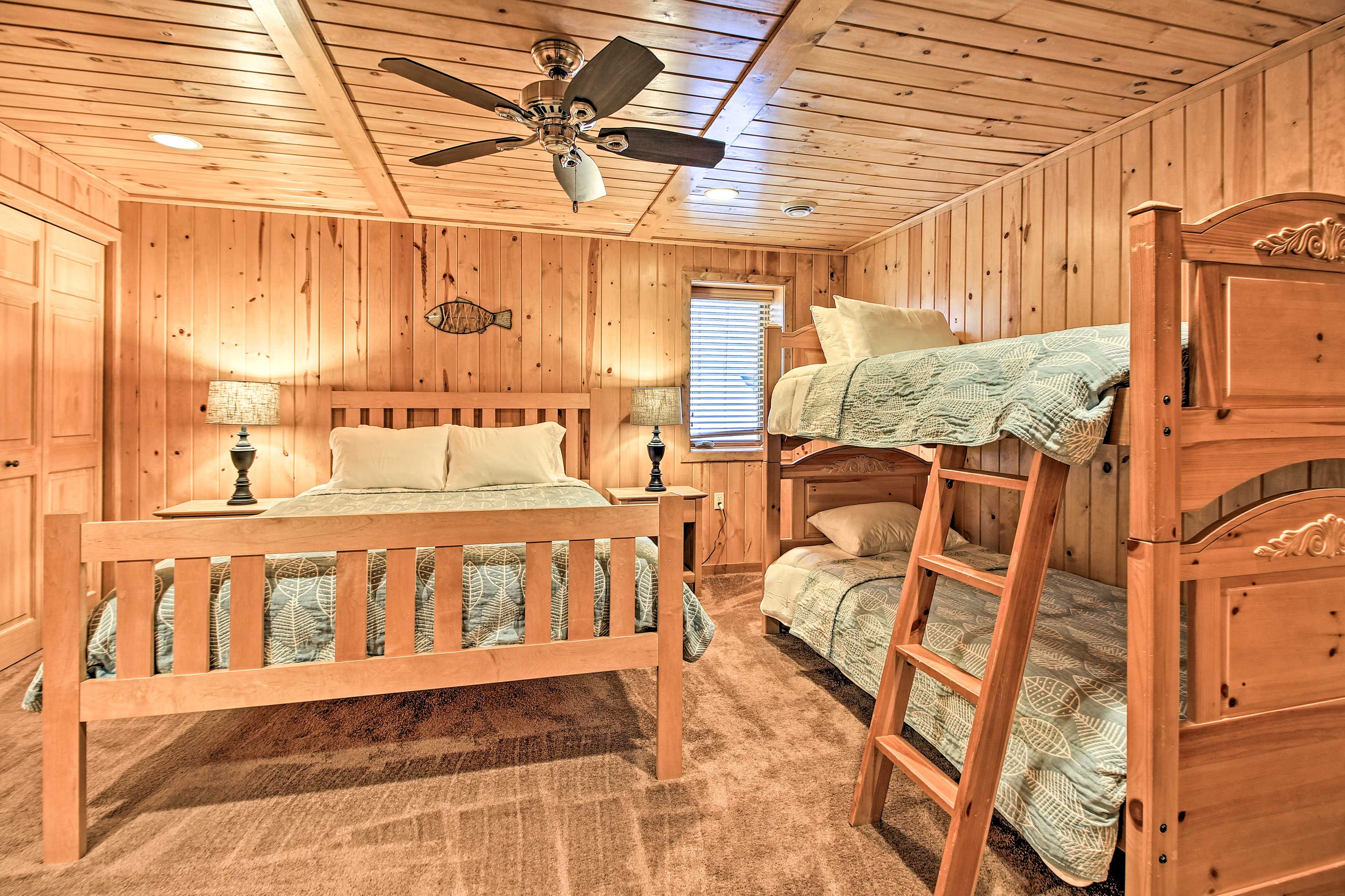 Bedroom 2 | Queen Bed | Twin Bunk Bed