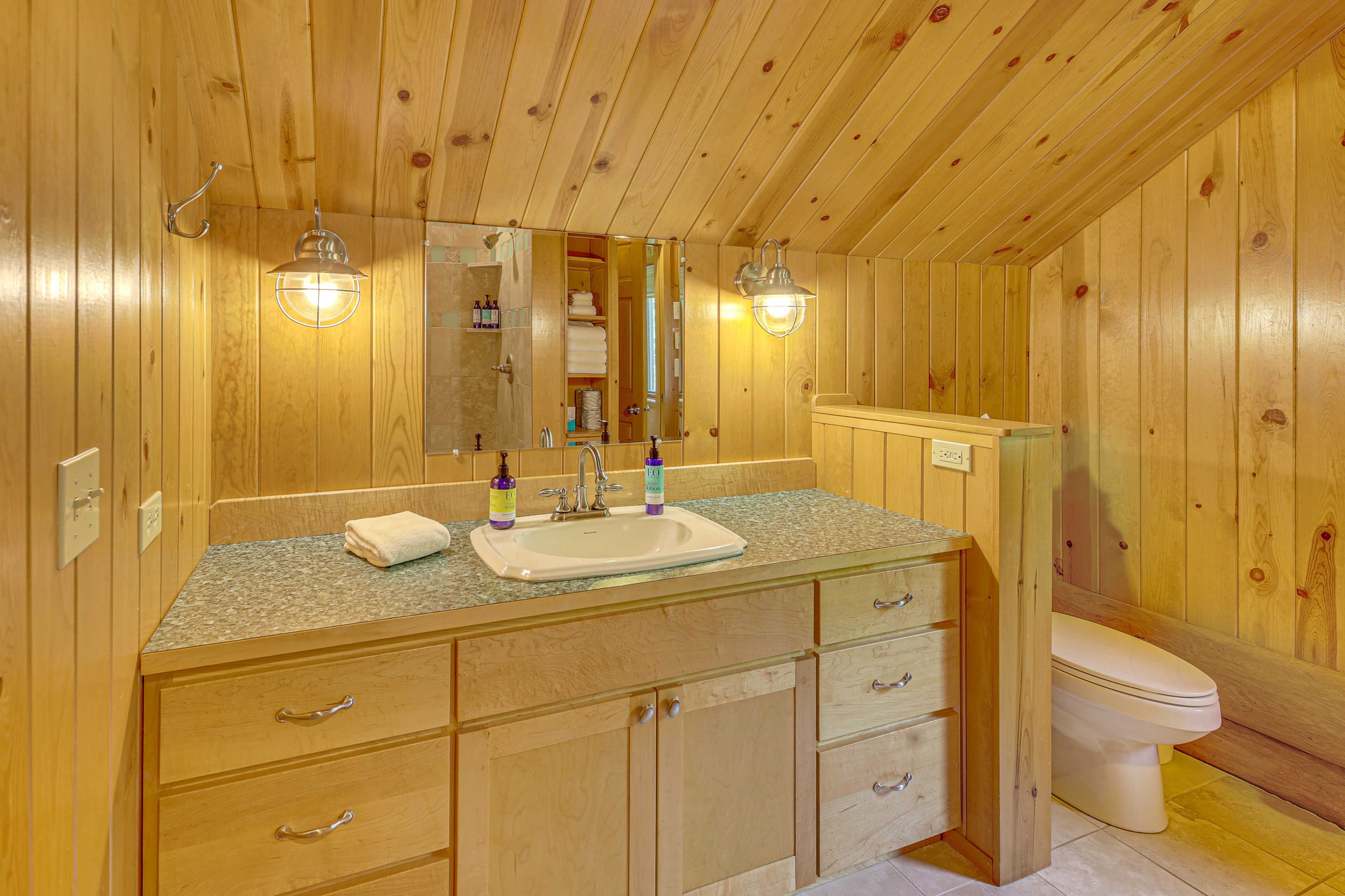 Full Bathroom