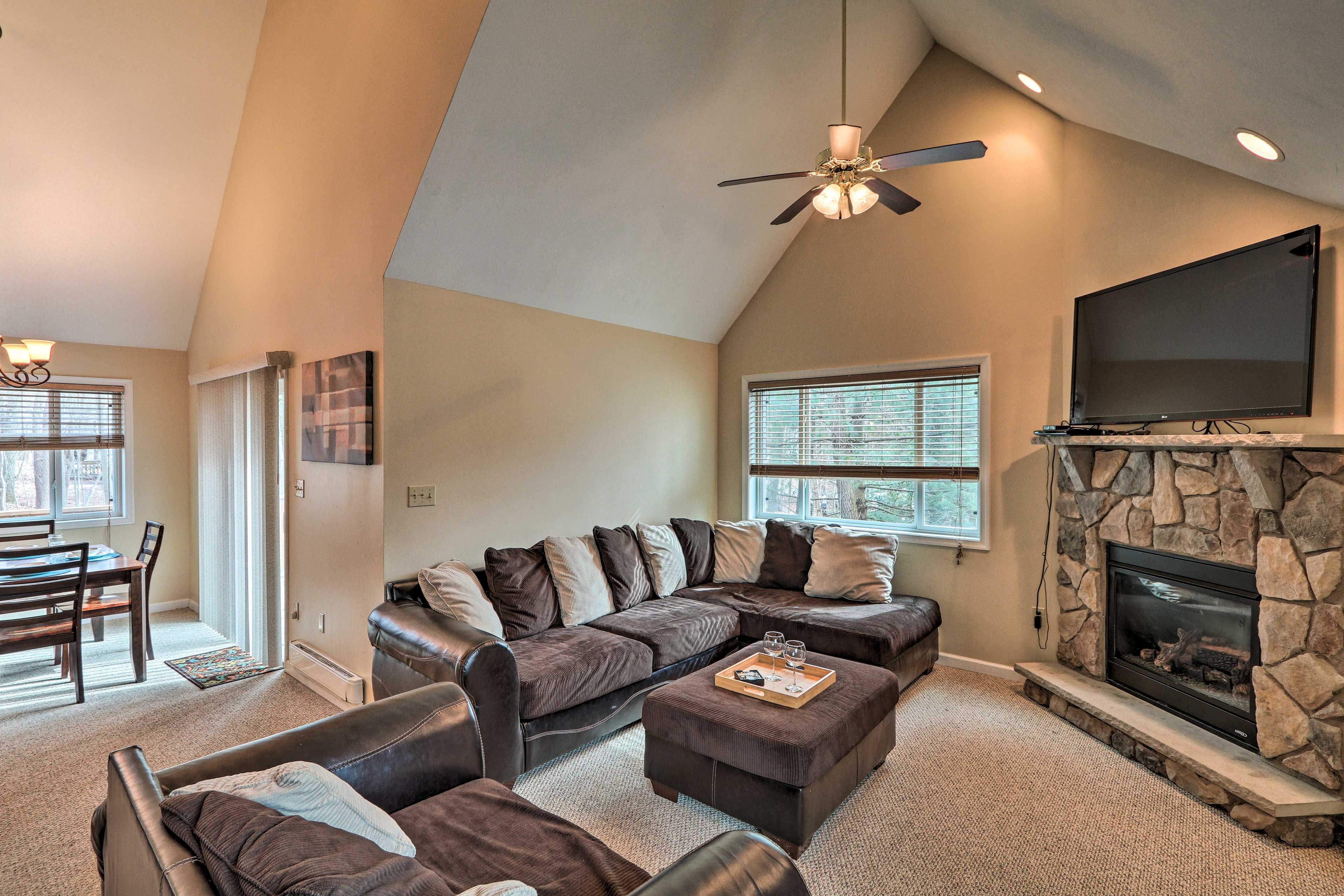 Living Room | Smart TV