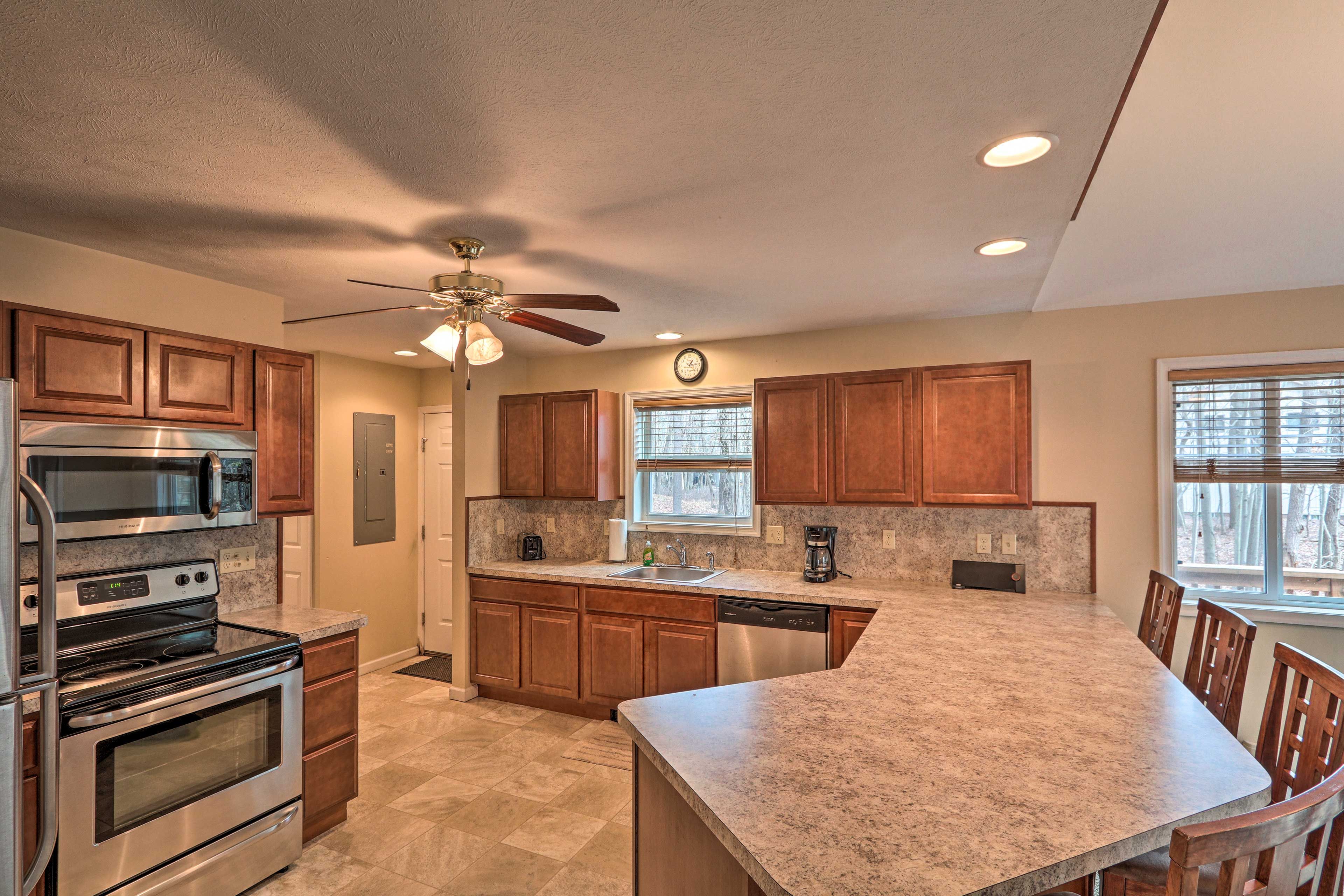 Kitchen | Cooking Basics | Bar Seating | Drip Coffee Maker