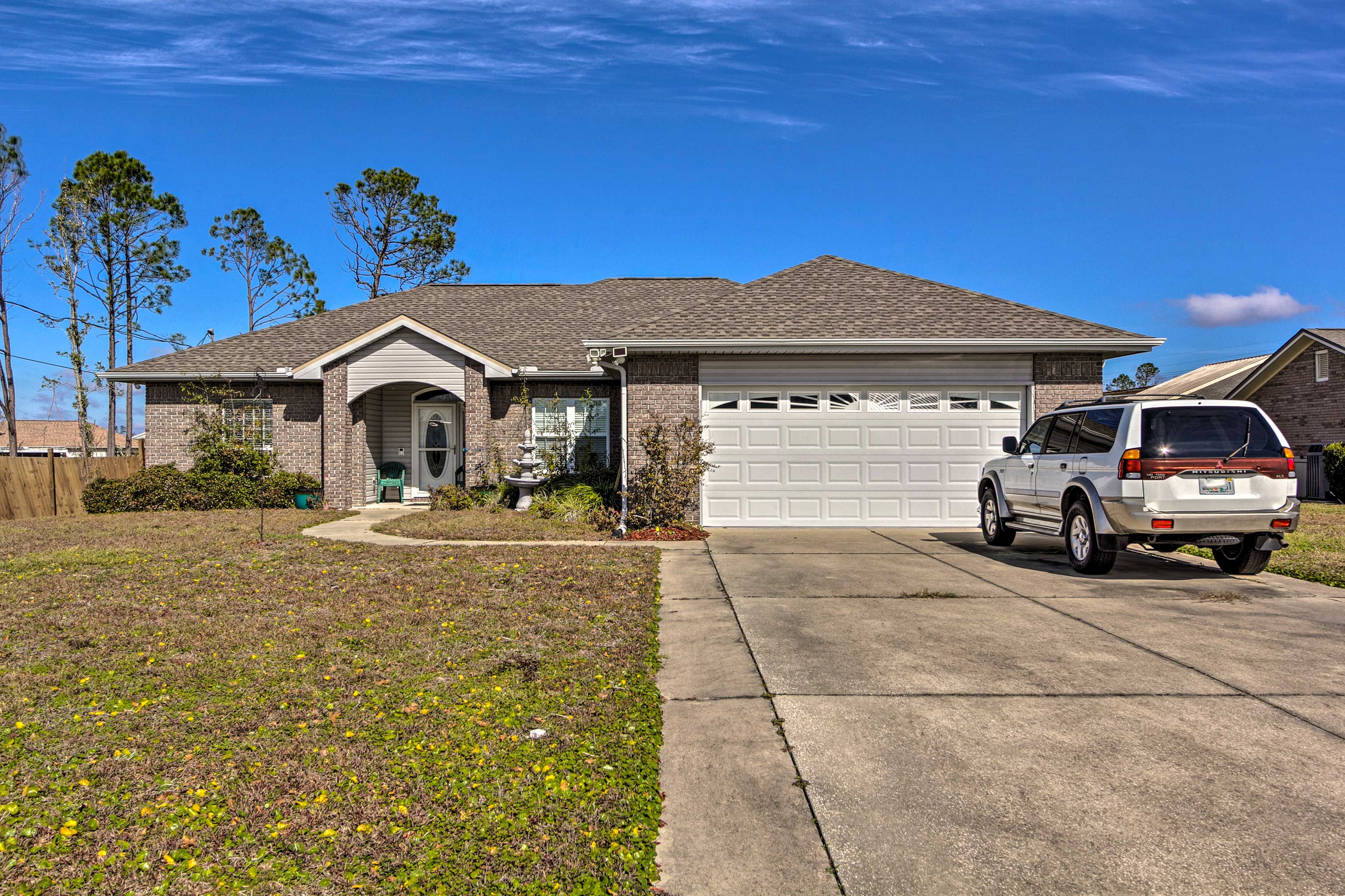 Property Exterior | Driveway Parking