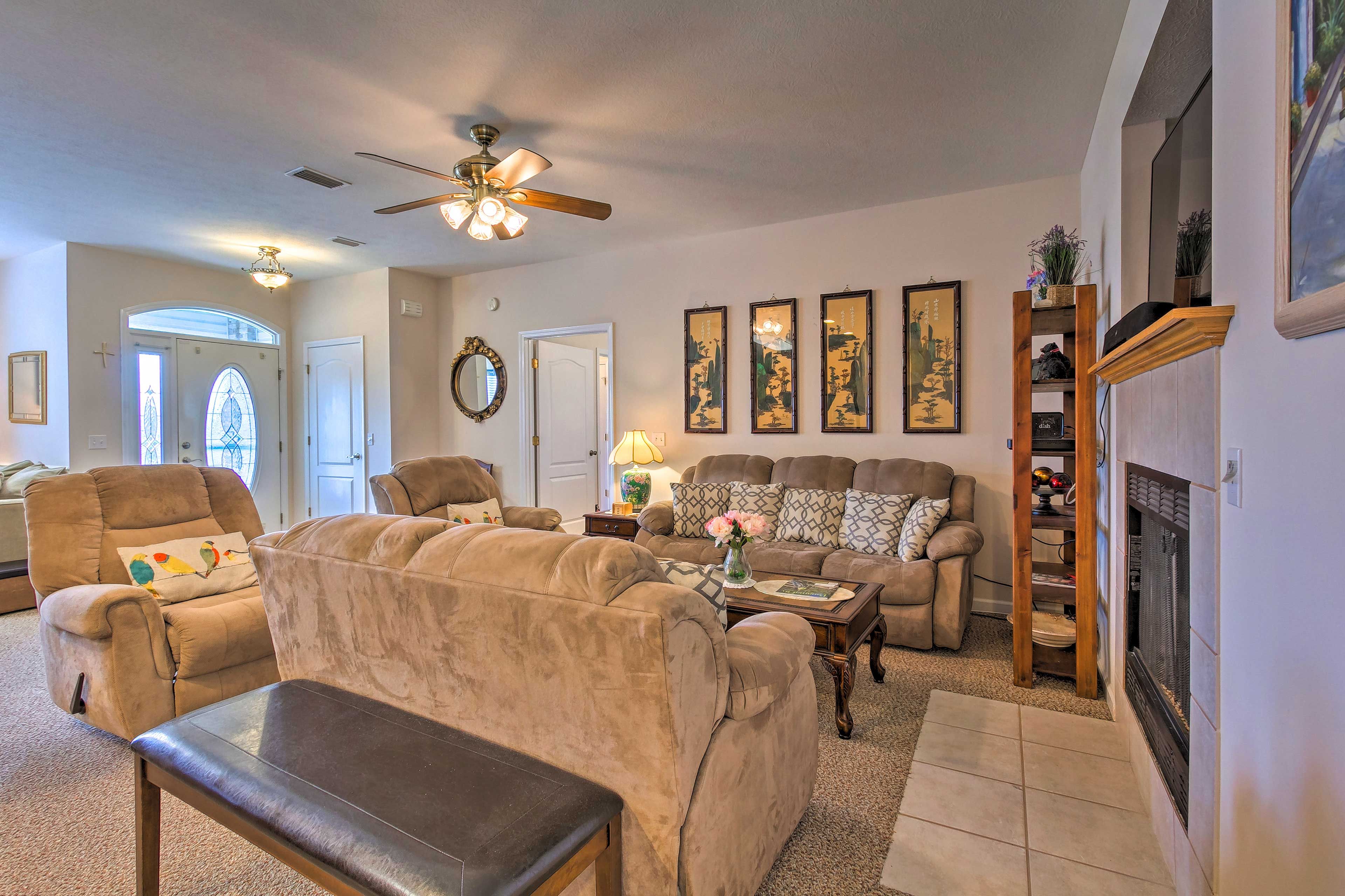 Living Area | Free WiFi | Flat-Screen Smart TV | DVD Player