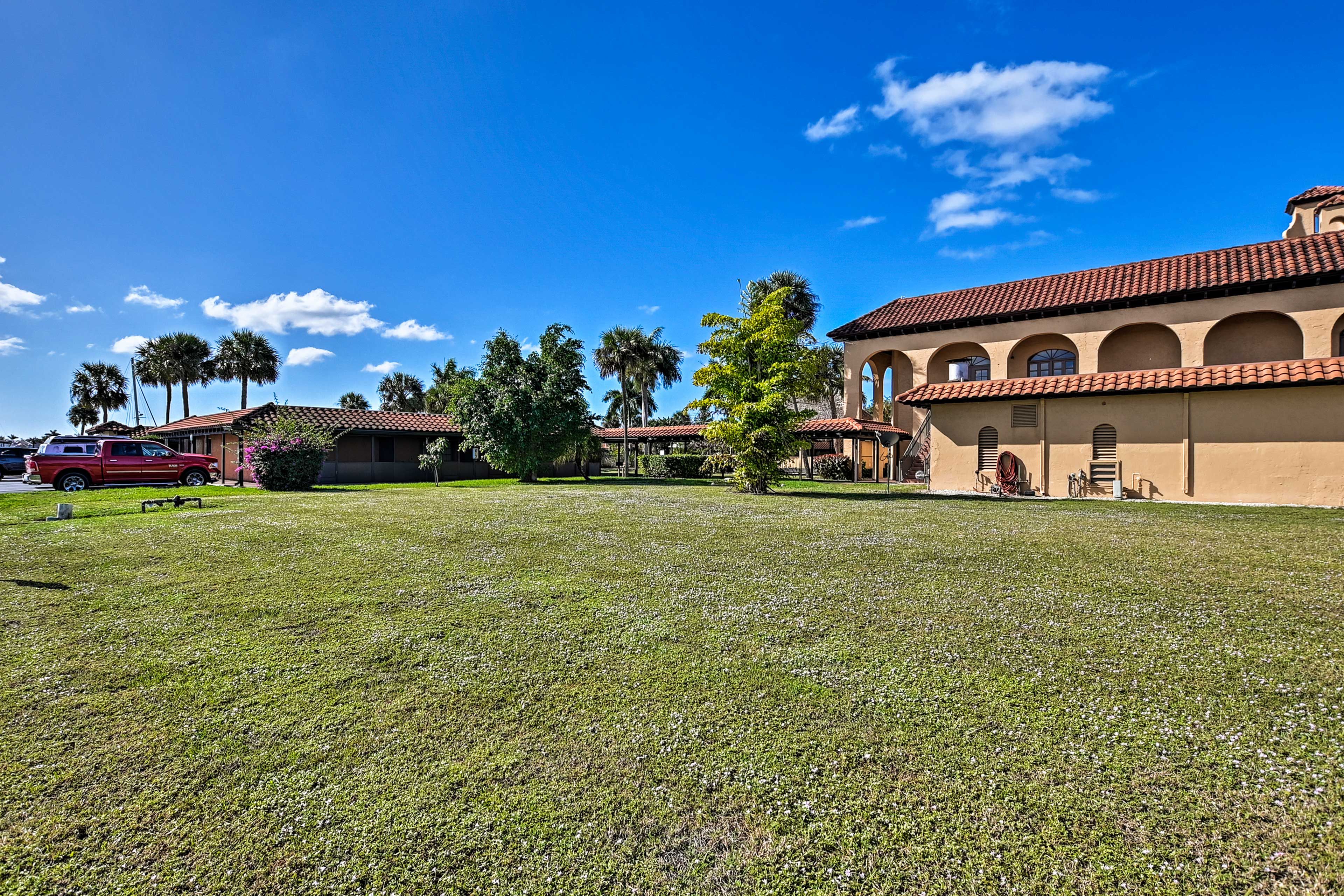 The community amenities also include a tennis court and a fitness center!