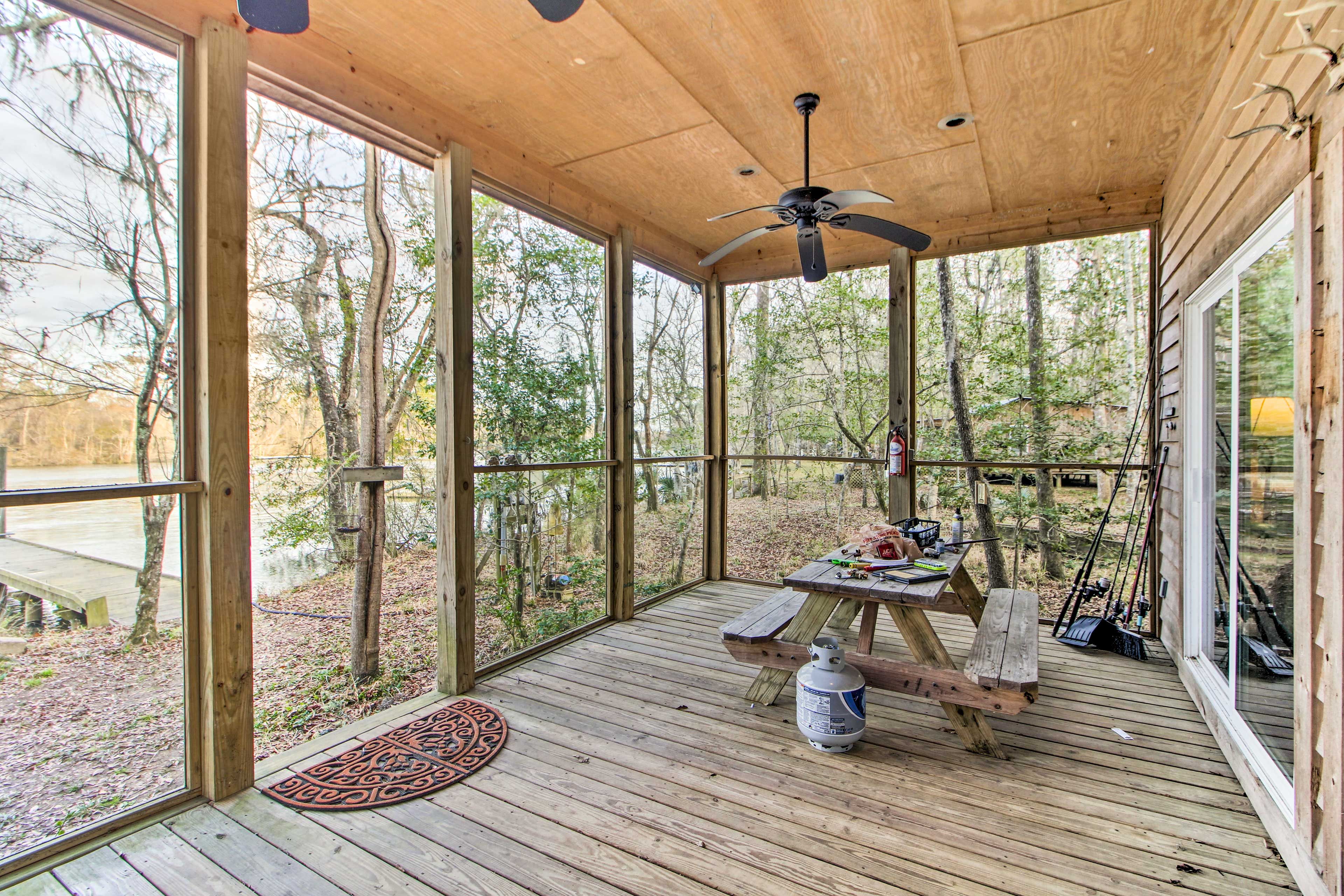 Screened Porch | Outdoor Dining