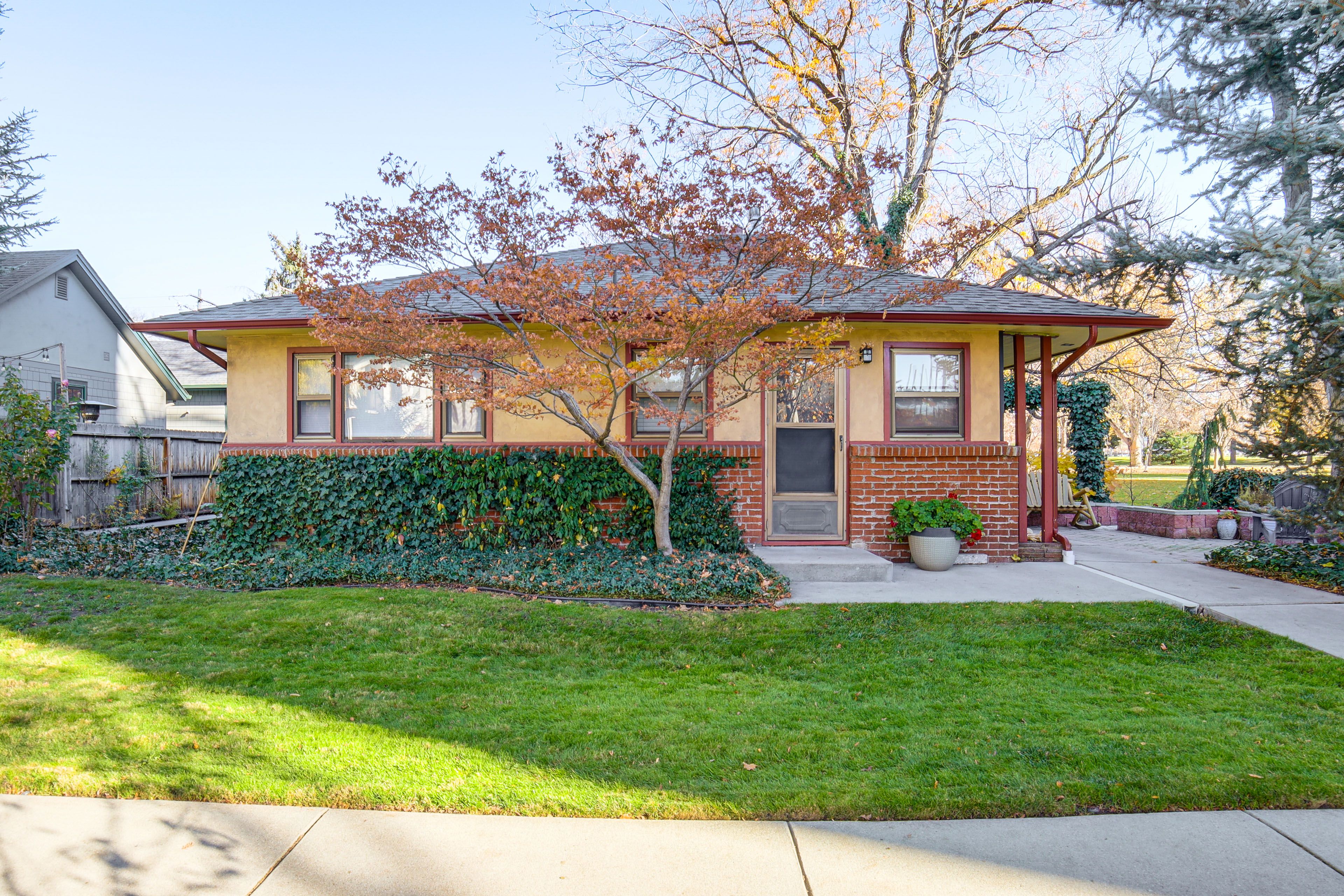 Exterior | Free Street Parking