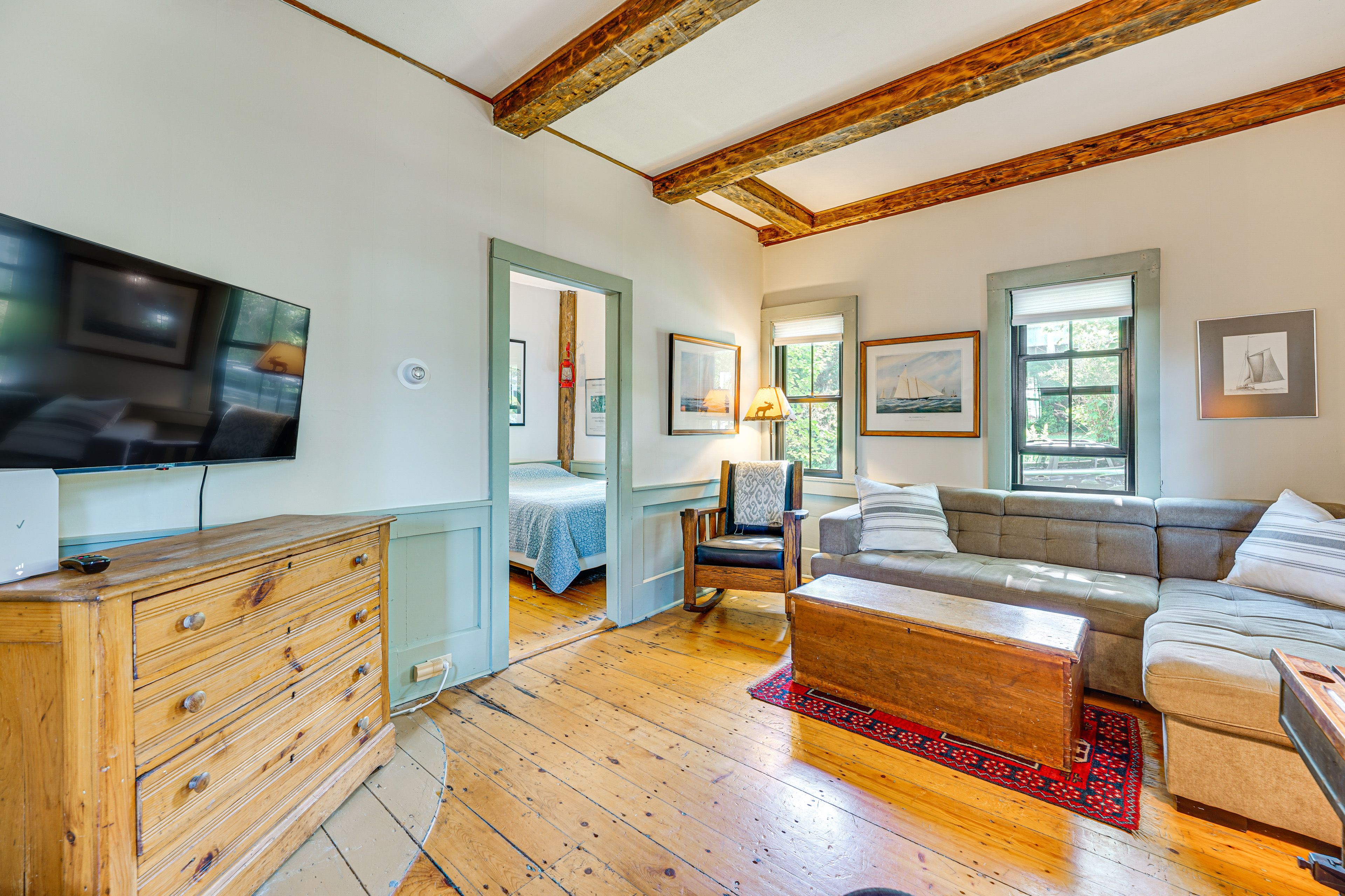 Living Room | Free WiFi | TV | Board Games