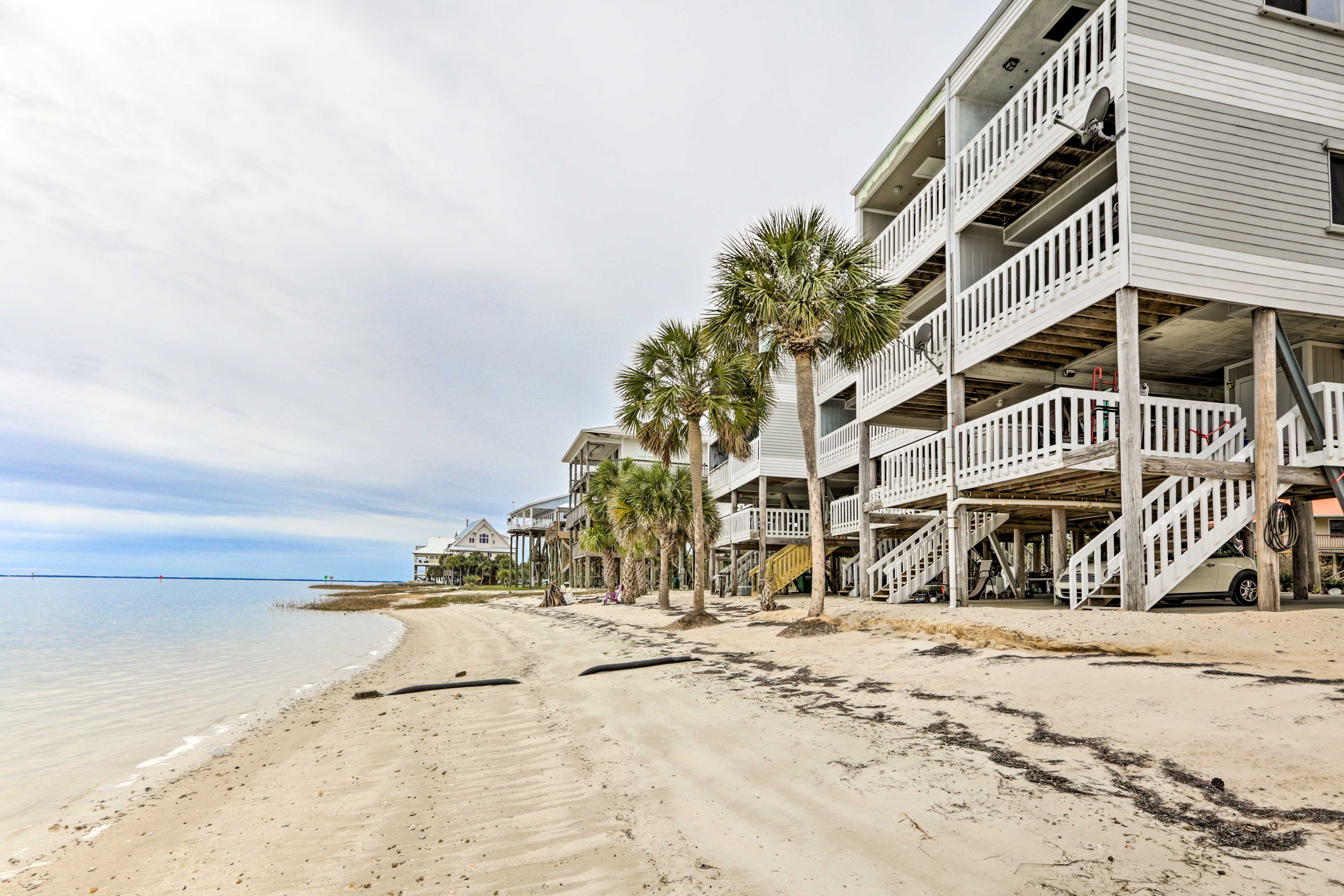 Crawfordville Vacation Rental | 2BR | 1.5BA | 1,062 Sq Ft | Stairs Required