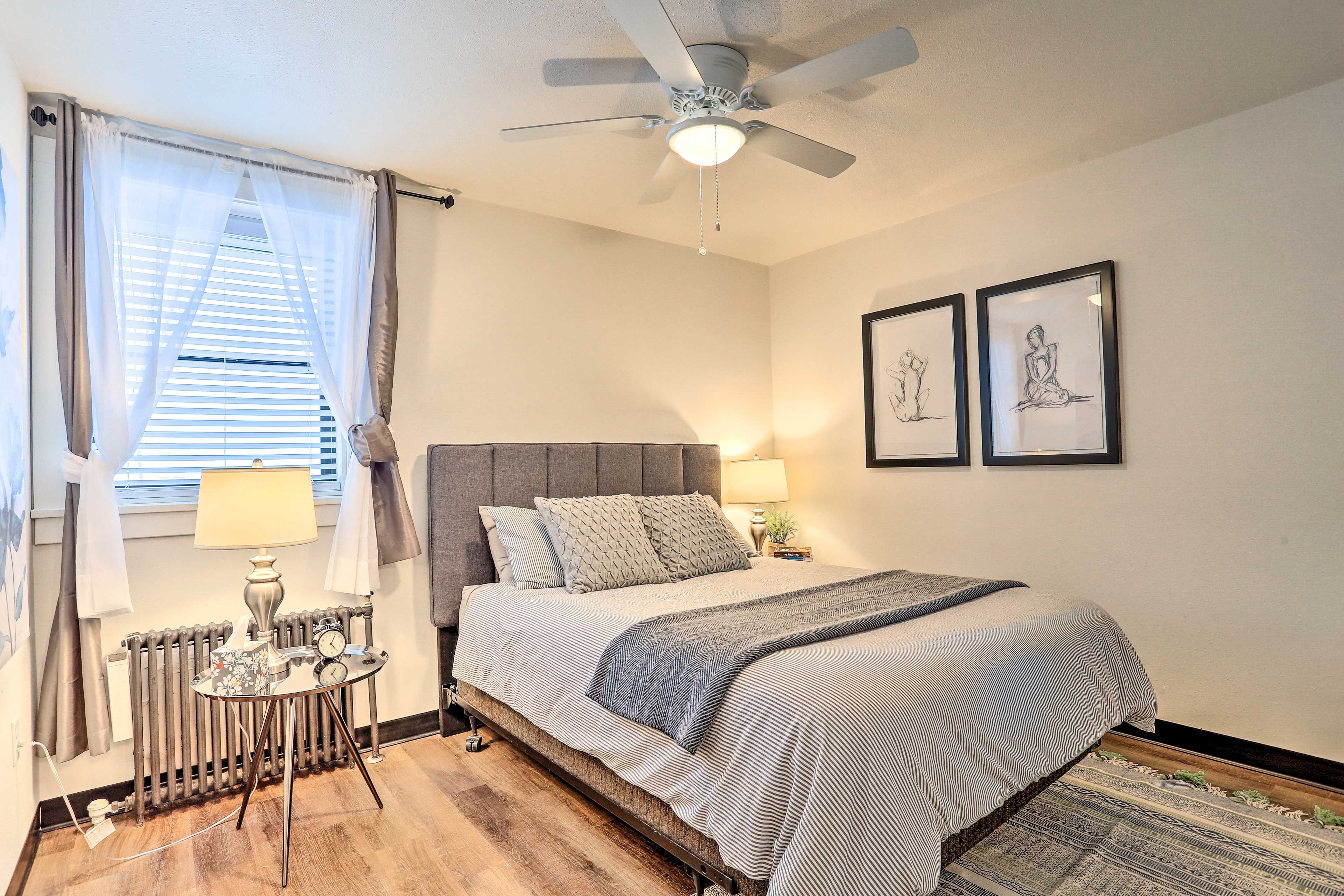 Bedroom | Queen Bed