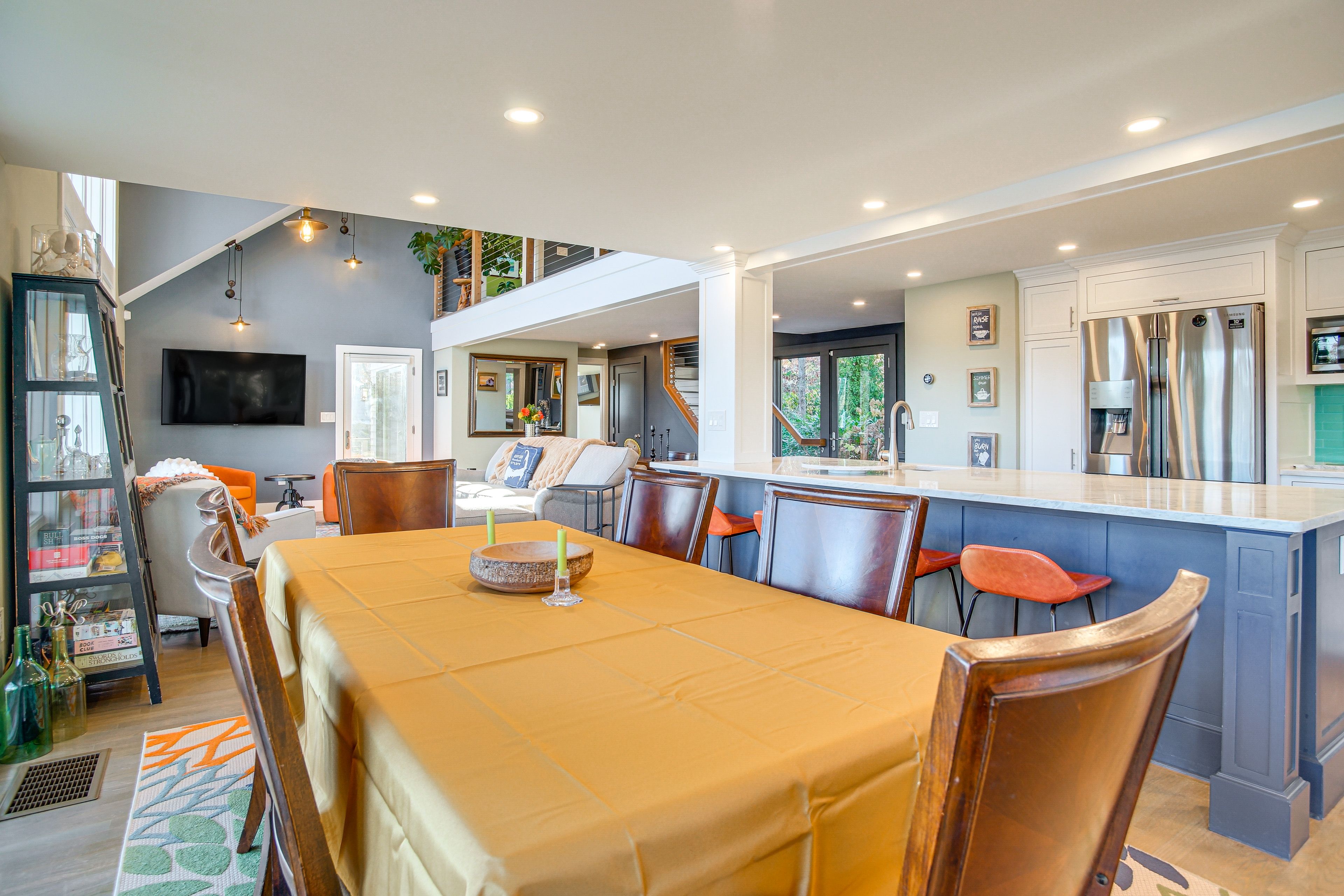 Dining Area | Main Floor