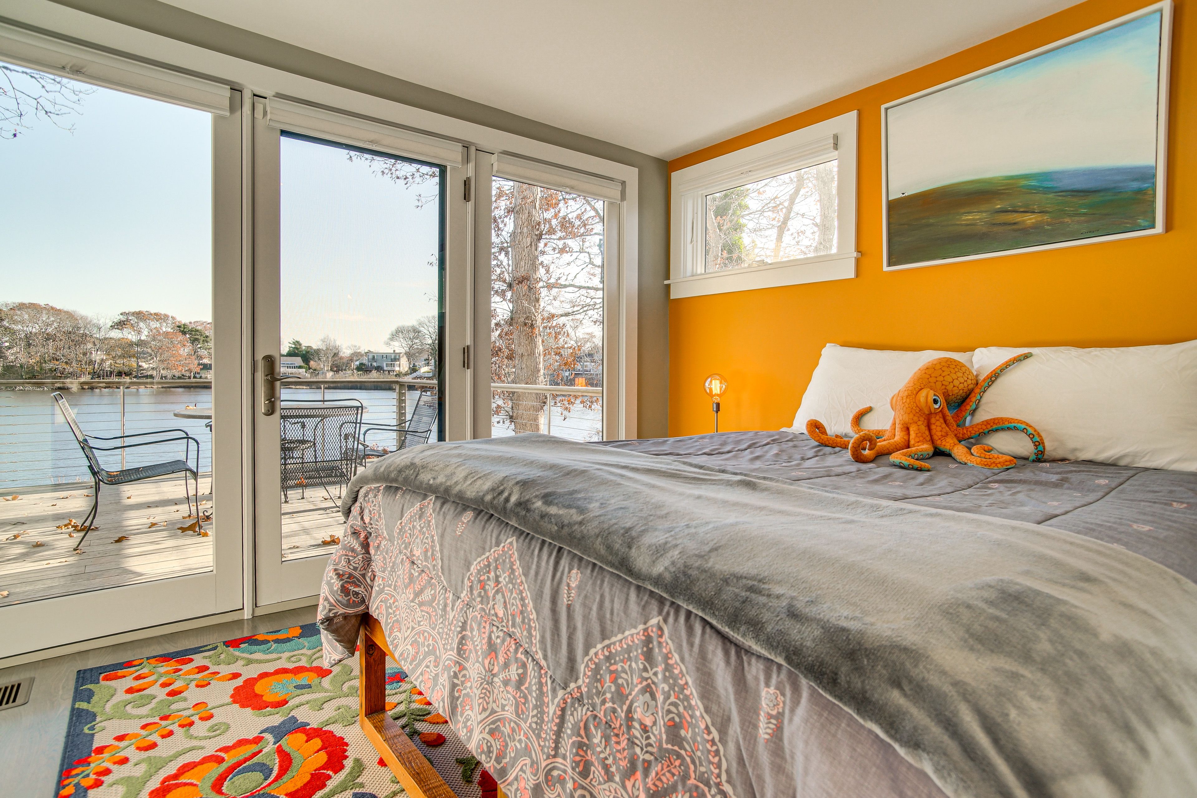 Bedroom 1 | Queen Bed | Deck Access | En-Suite Bathroom | Main Floor