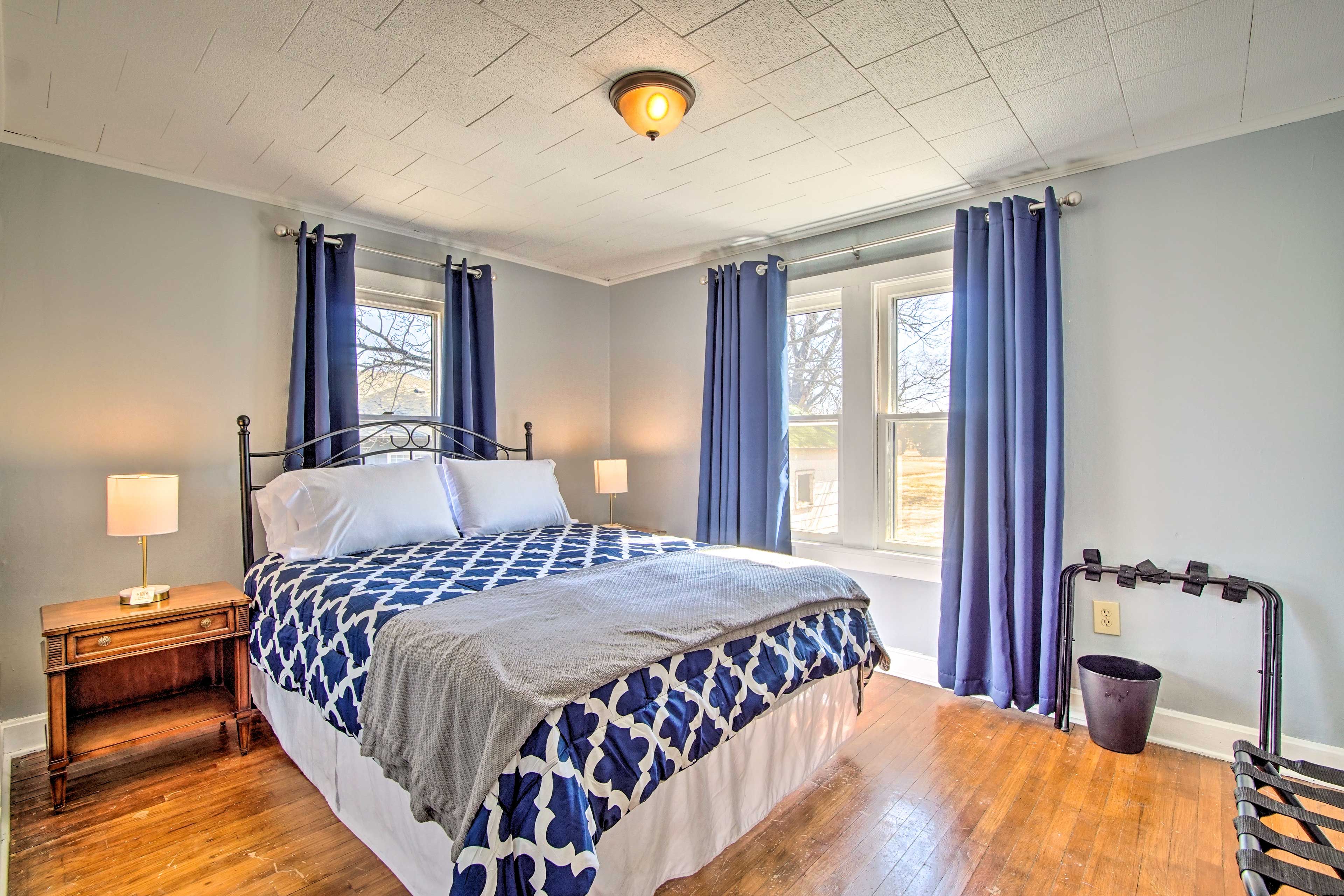 Bedroom 2 | Queen Bed