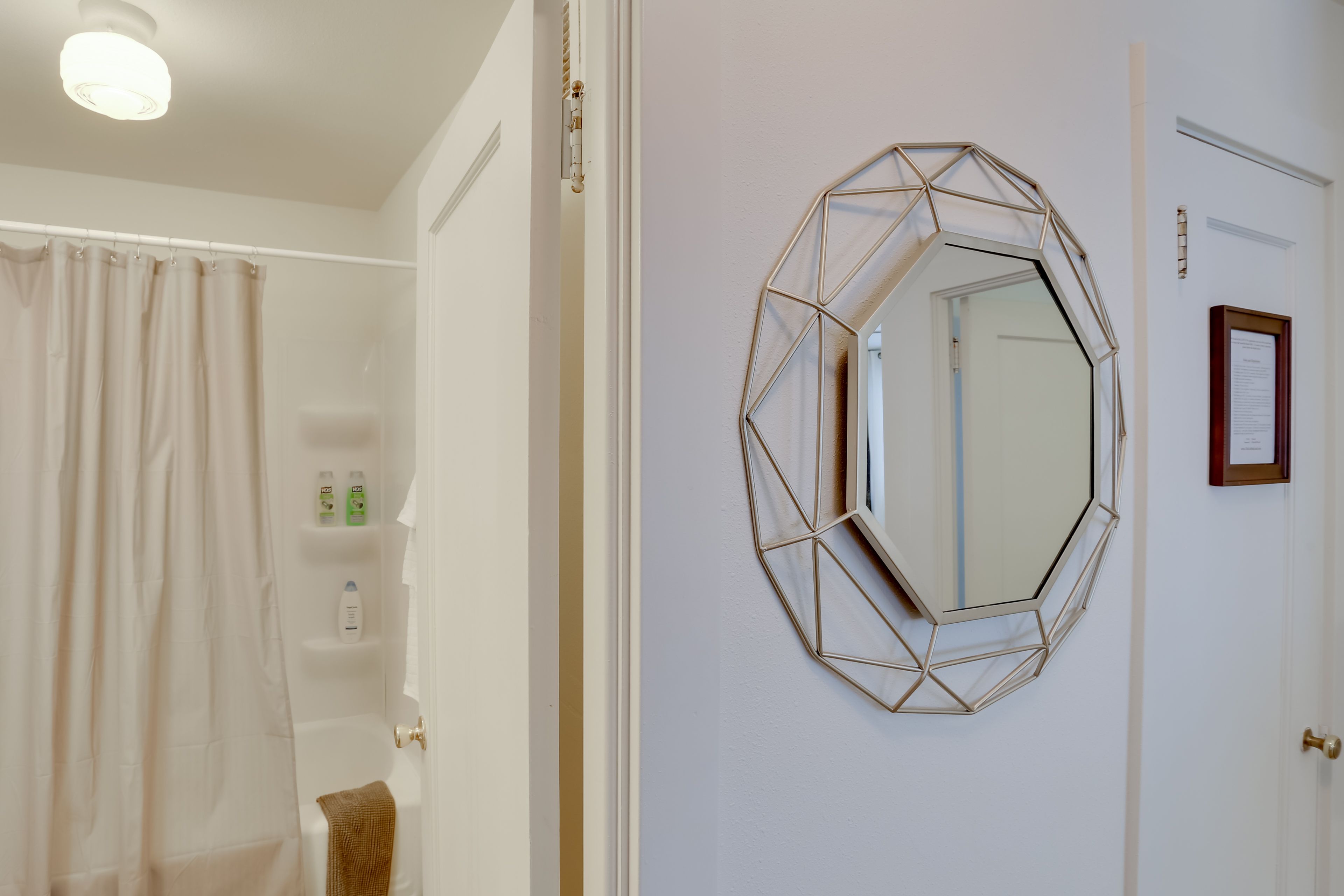 Full Bathroom | Linens & Towels